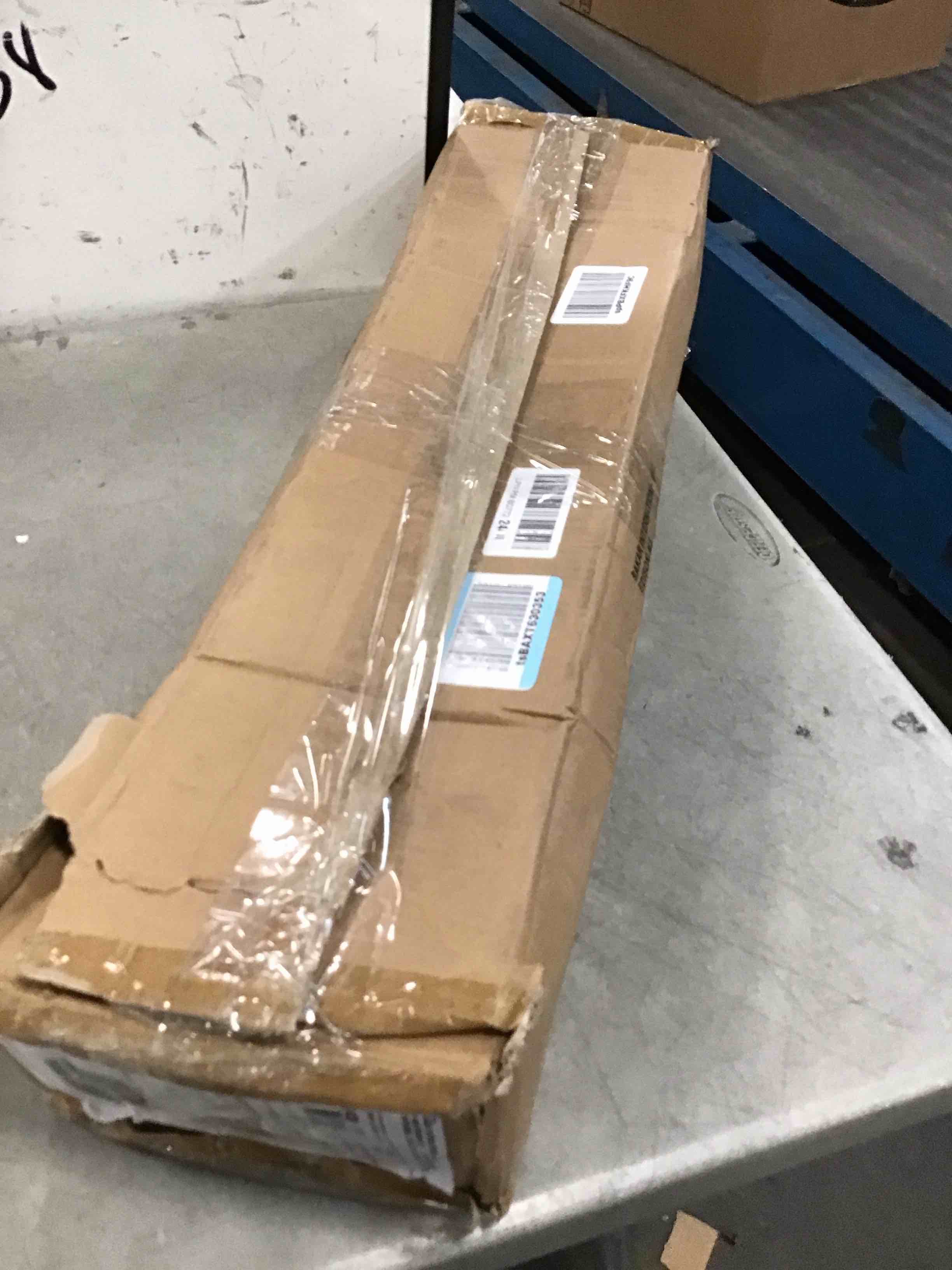 https://s3.amazonaws.com/lotting-images-prod/bidfta/GRA0126072_1727381406246.jpeg