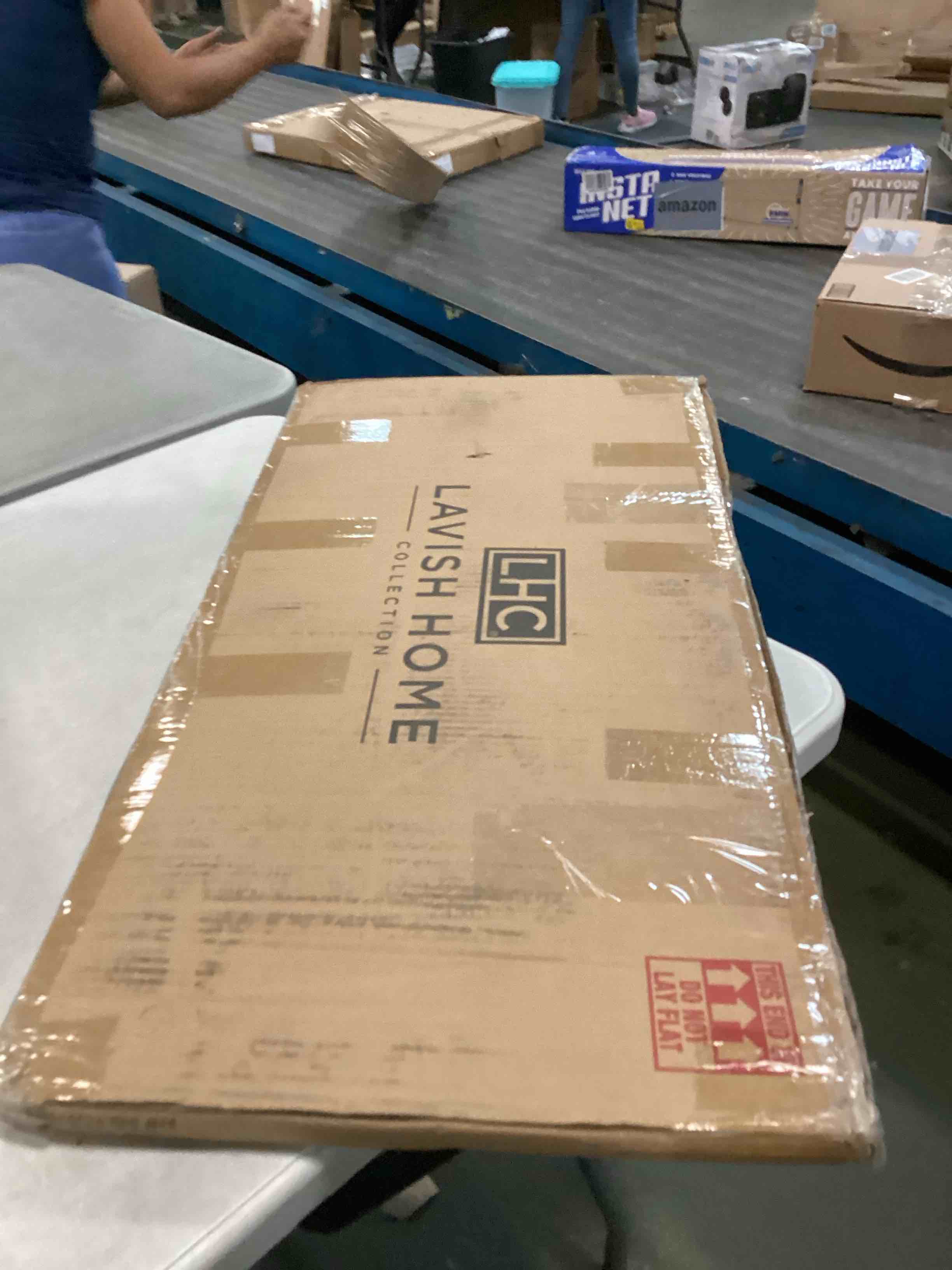 https://s3.amazonaws.com/lotting-images-prod/bidfta/GRA0127199_1726933813180.jpeg