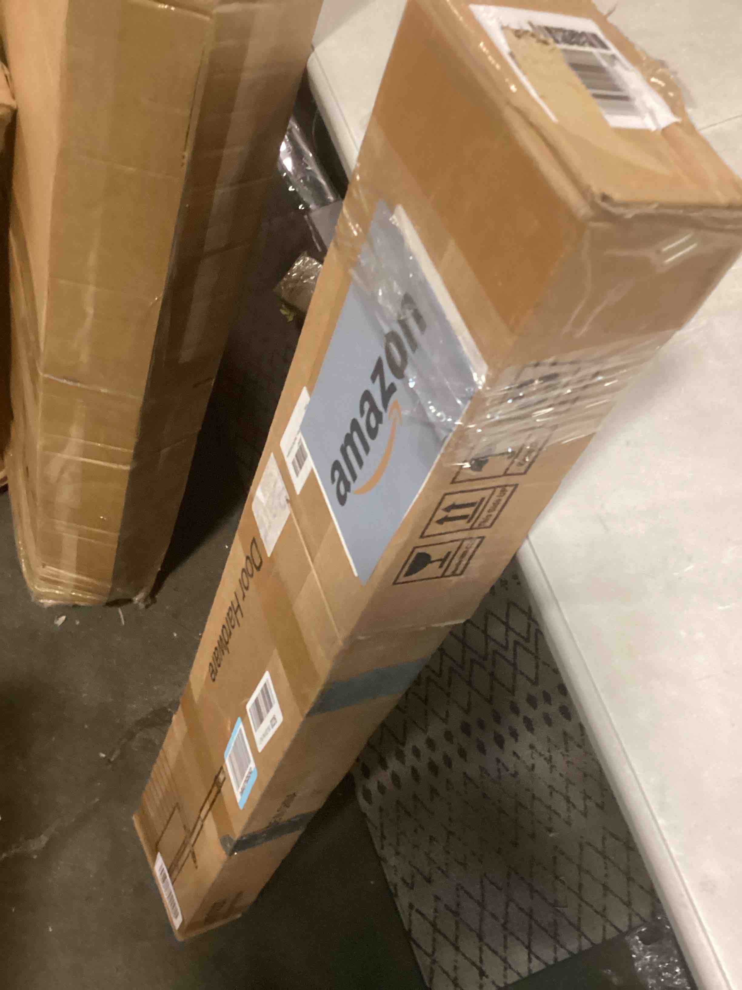 https://s3.amazonaws.com/lotting-images-prod/bidfta/GRA0130250_1727784941300.jpeg