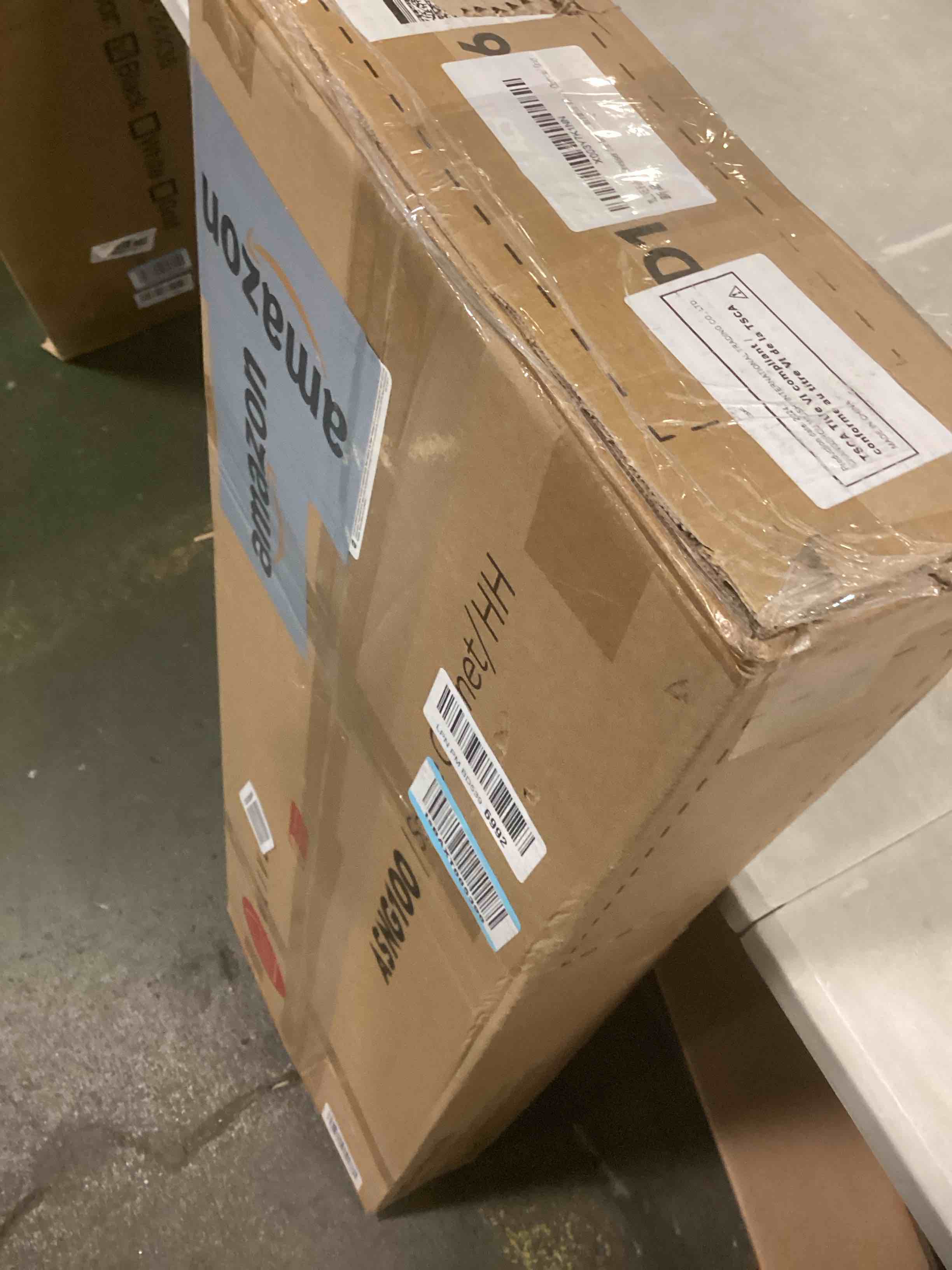 https://s3.amazonaws.com/lotting-images-prod/bidfta/GRA0130673_1727440156491.jpeg