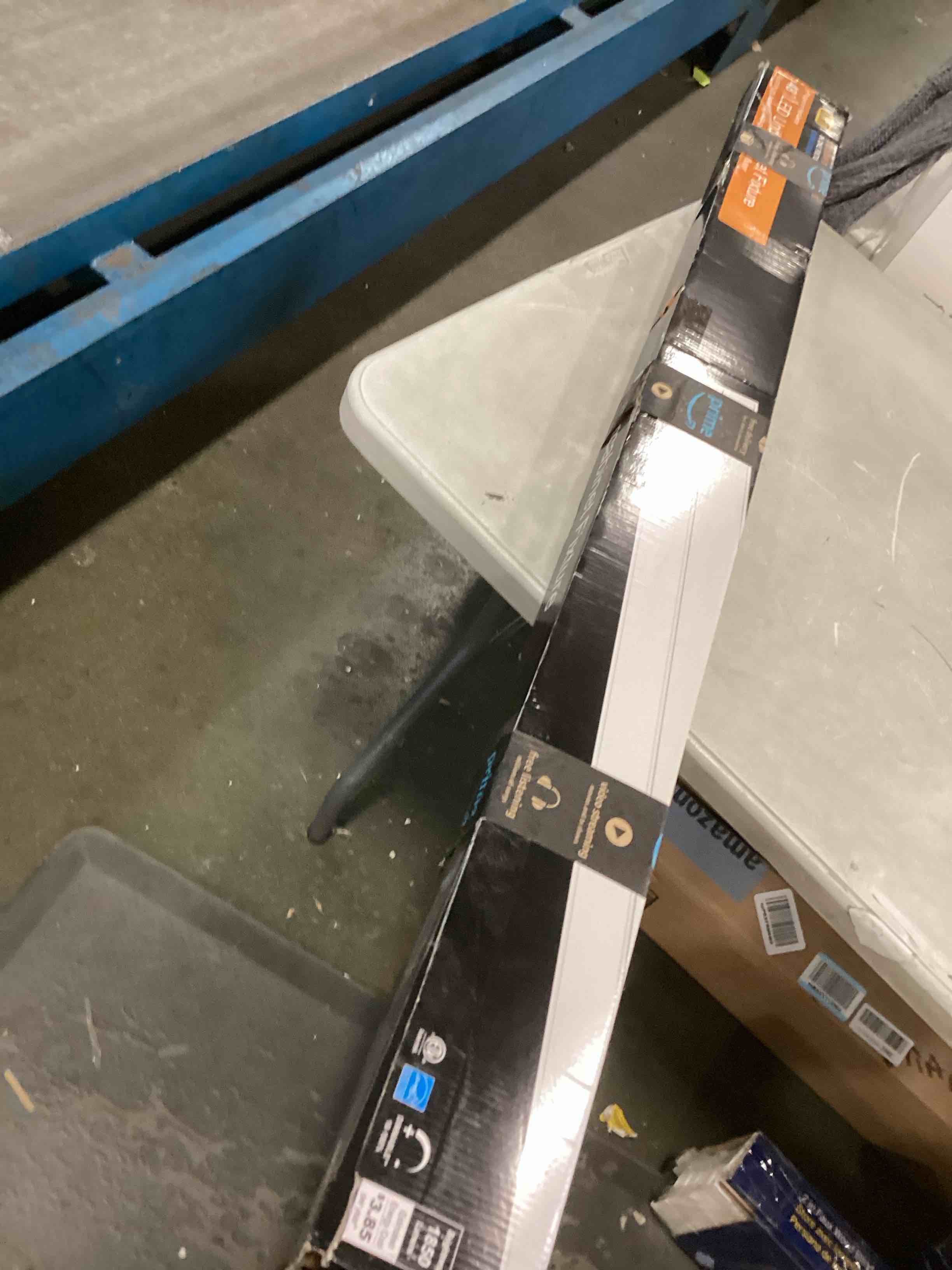 https://s3.amazonaws.com/lotting-images-prod/bidfta/GRA0132128_1729015762908.jpeg