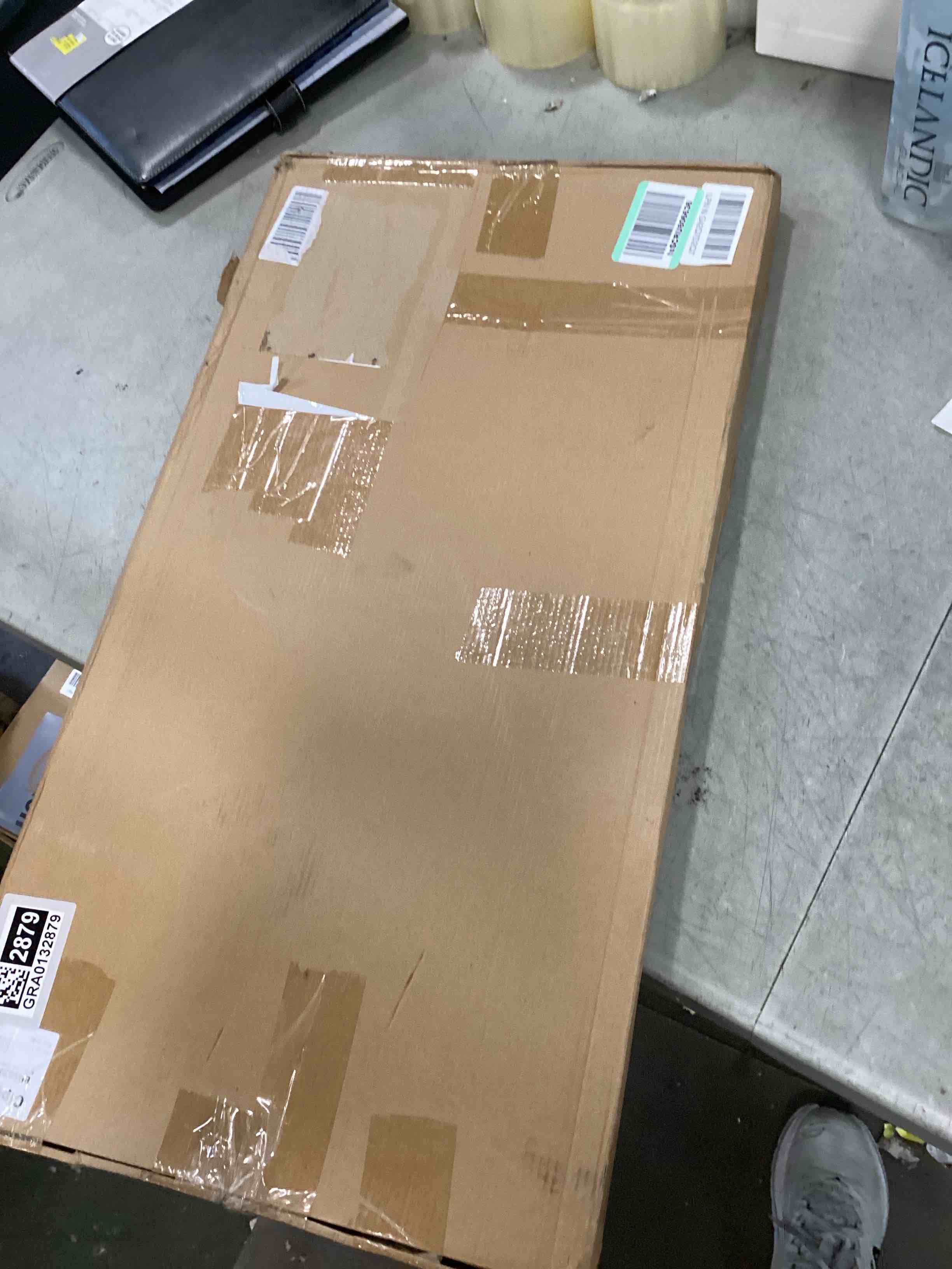 https://s3.amazonaws.com/lotting-images-prod/bidfta/GRA0132879_1728585312355.jpeg