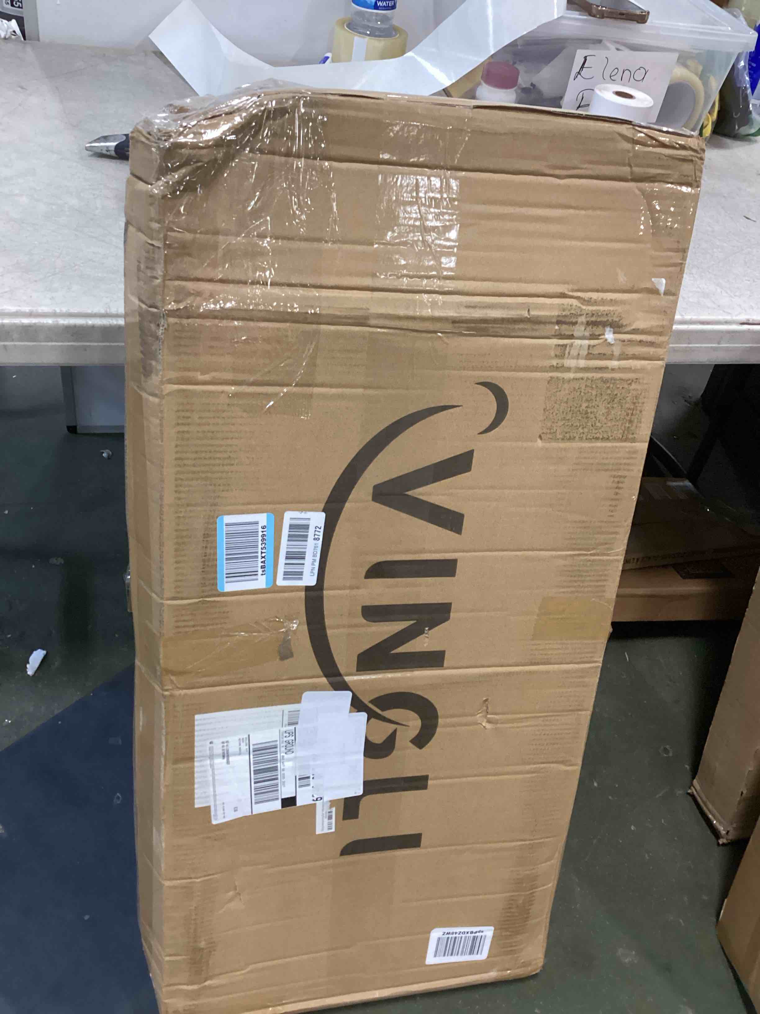 https://s3.amazonaws.com/lotting-images-prod/bidfta/GRA0133147_1728531214621.jpeg