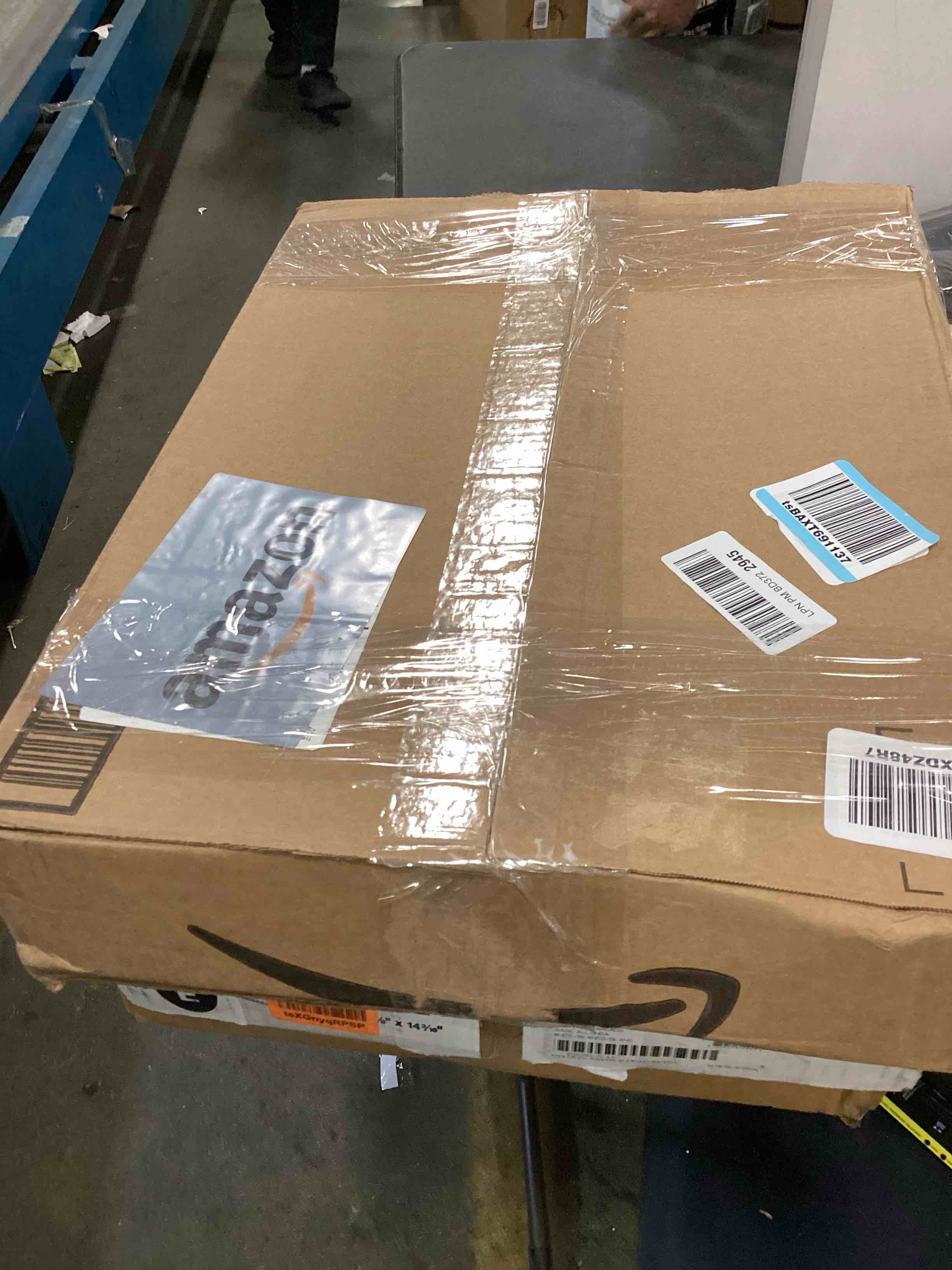 https://s3.amazonaws.com/lotting-images-prod/bidfta/GRA0133345_1728448561306.jpeg