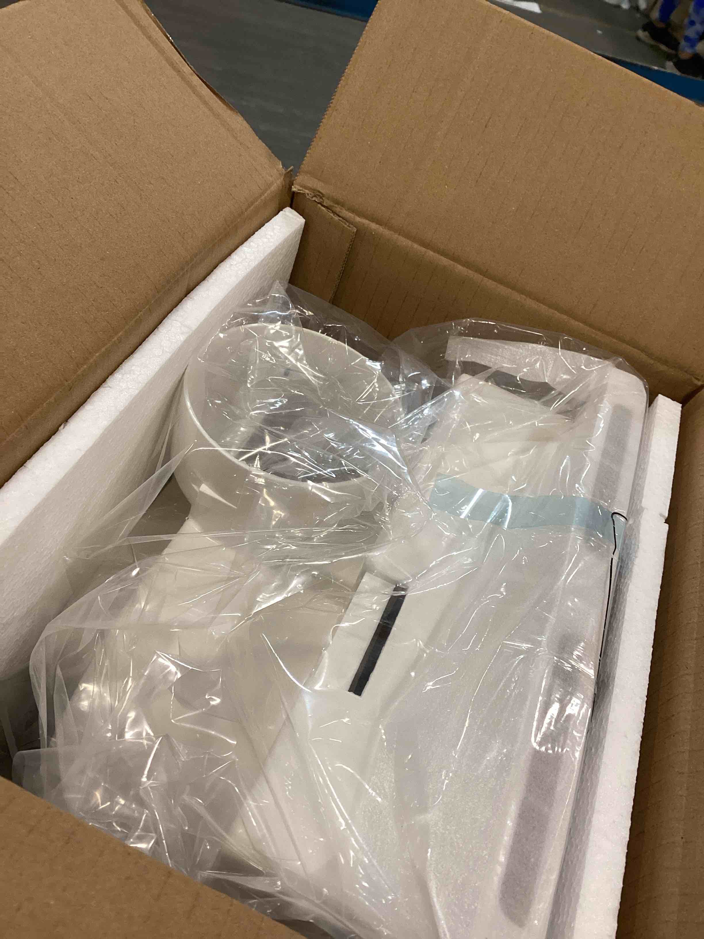 https://s3.amazonaws.com/lotting-images-prod/bidfta/GRA0133354_1728447481014.jpeg