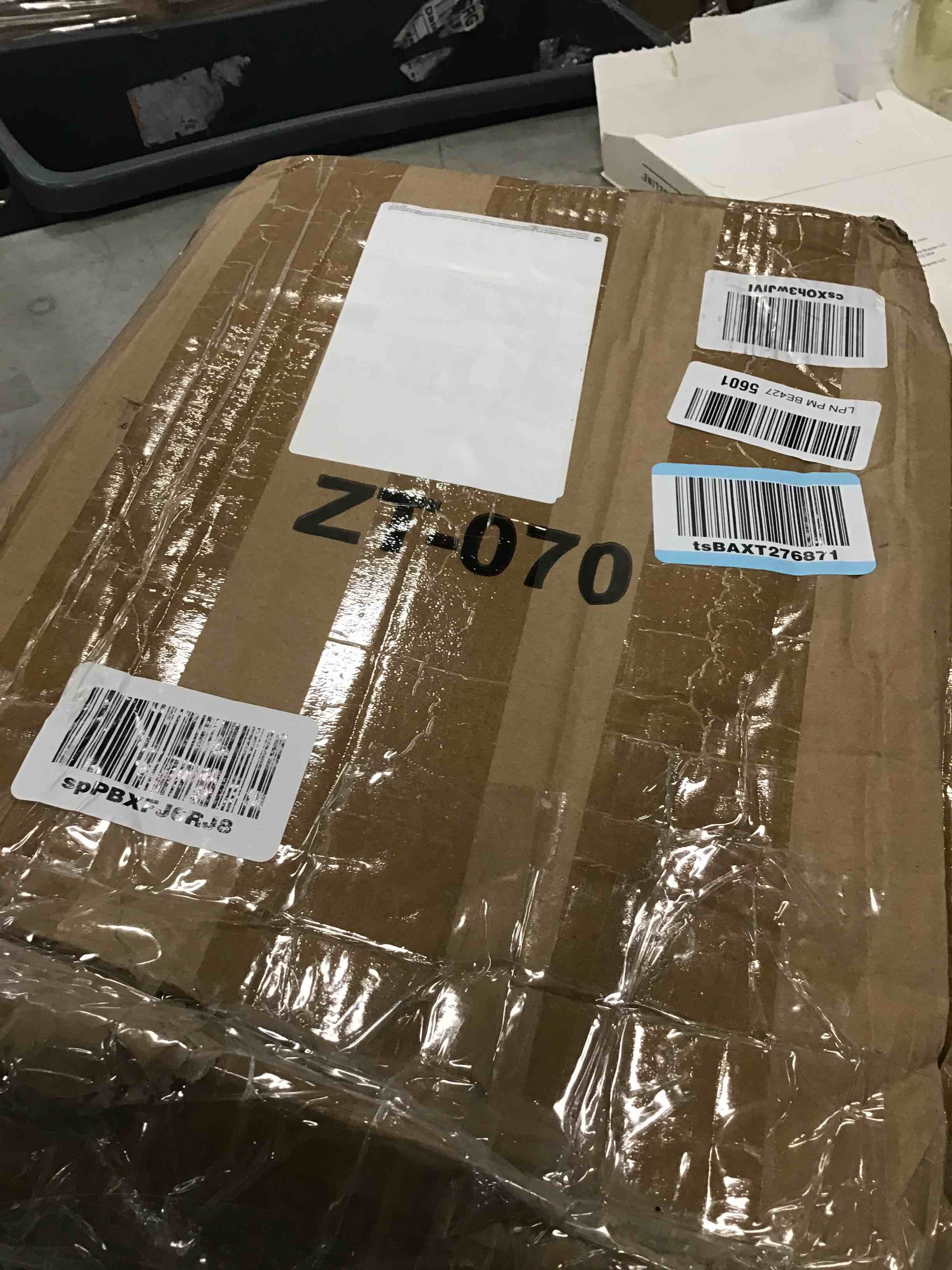 https://s3.amazonaws.com/lotting-images-prod/bidfta/GRA0133844_1728139075445.jpeg