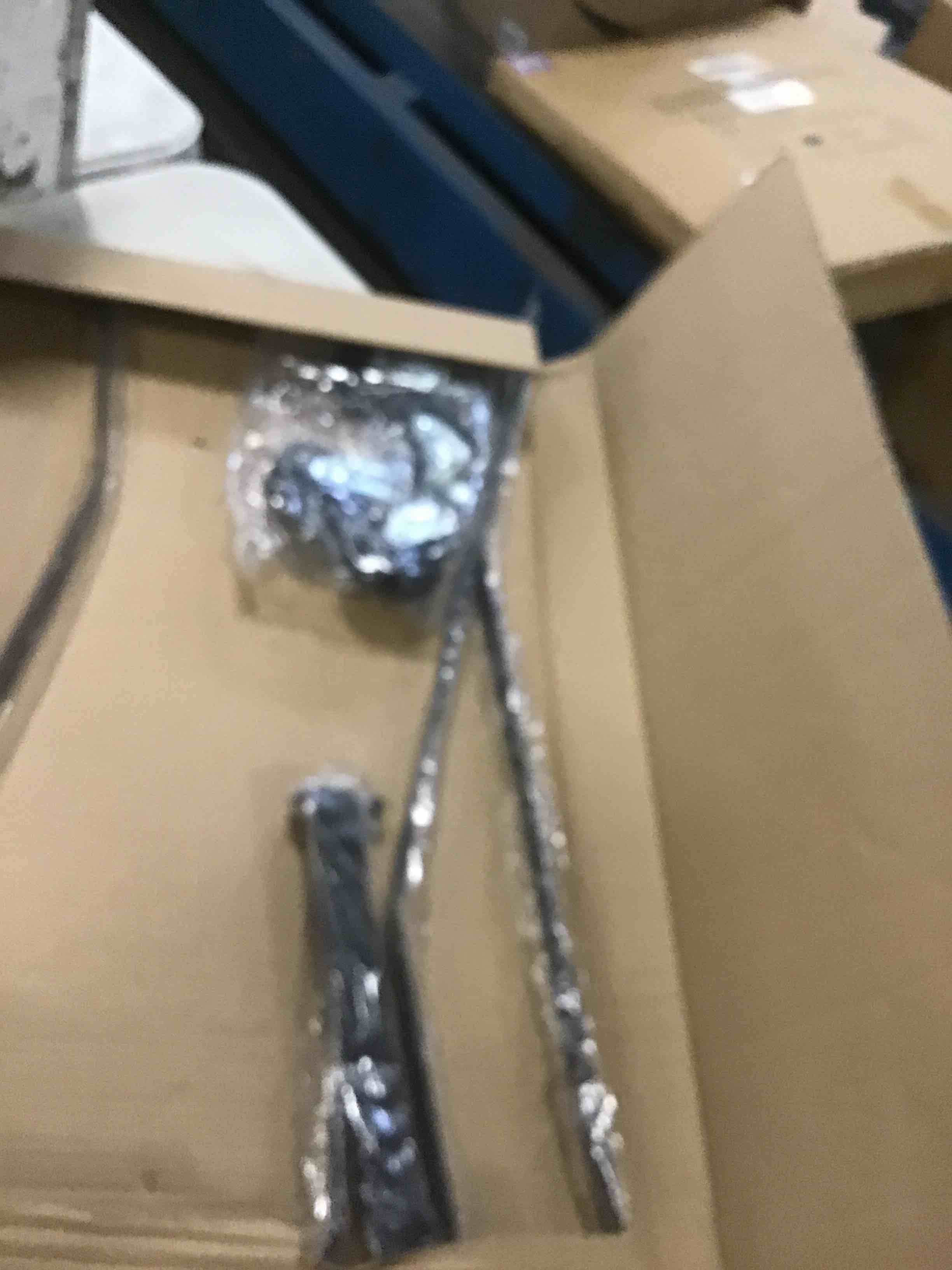 https://s3.amazonaws.com/lotting-images-prod/bidfta/GRA0135382_1727112050811.jpeg