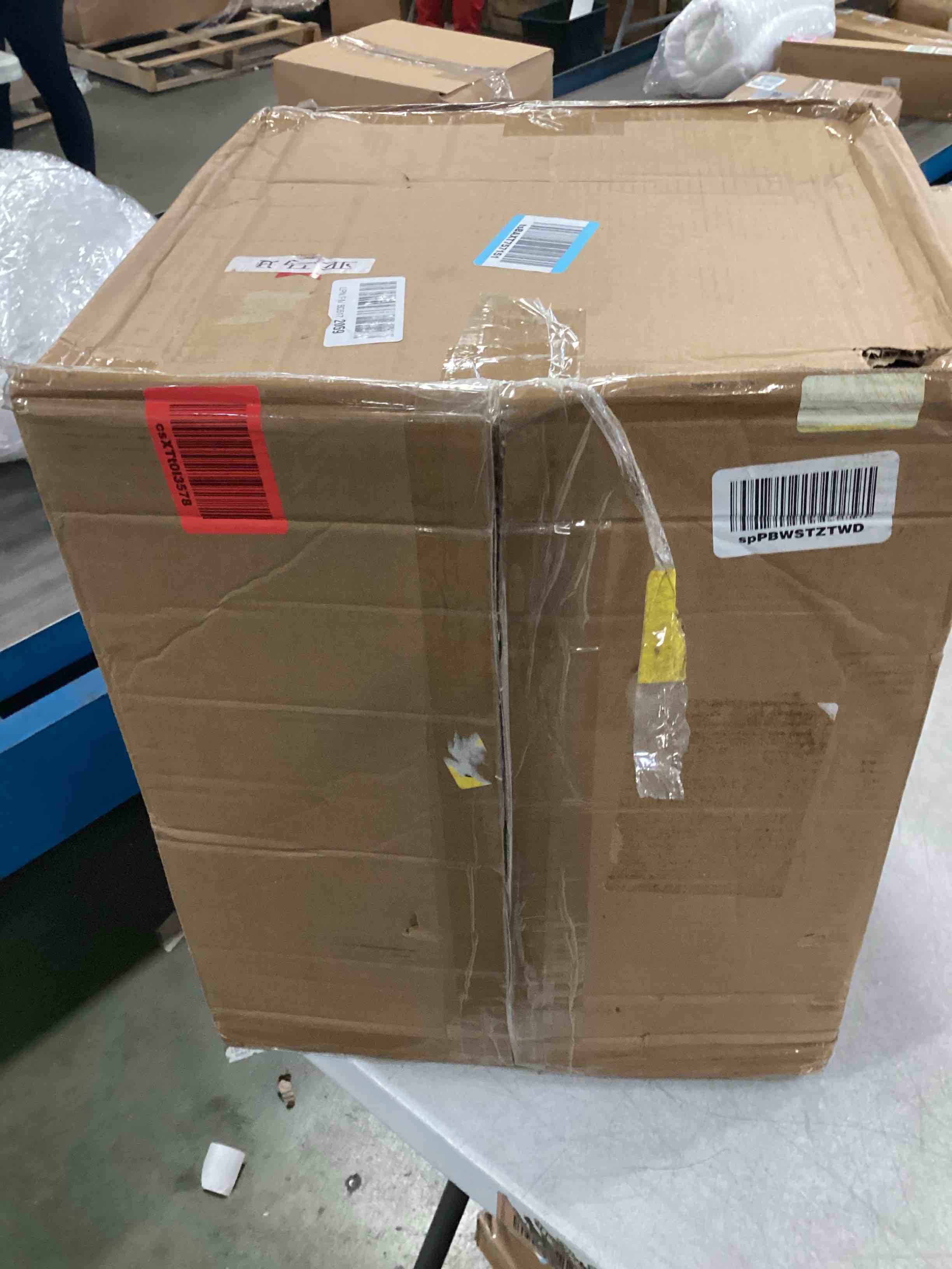 https://s3.amazonaws.com/lotting-images-prod/bidfta/GRA0139358_1727959808548.jpeg