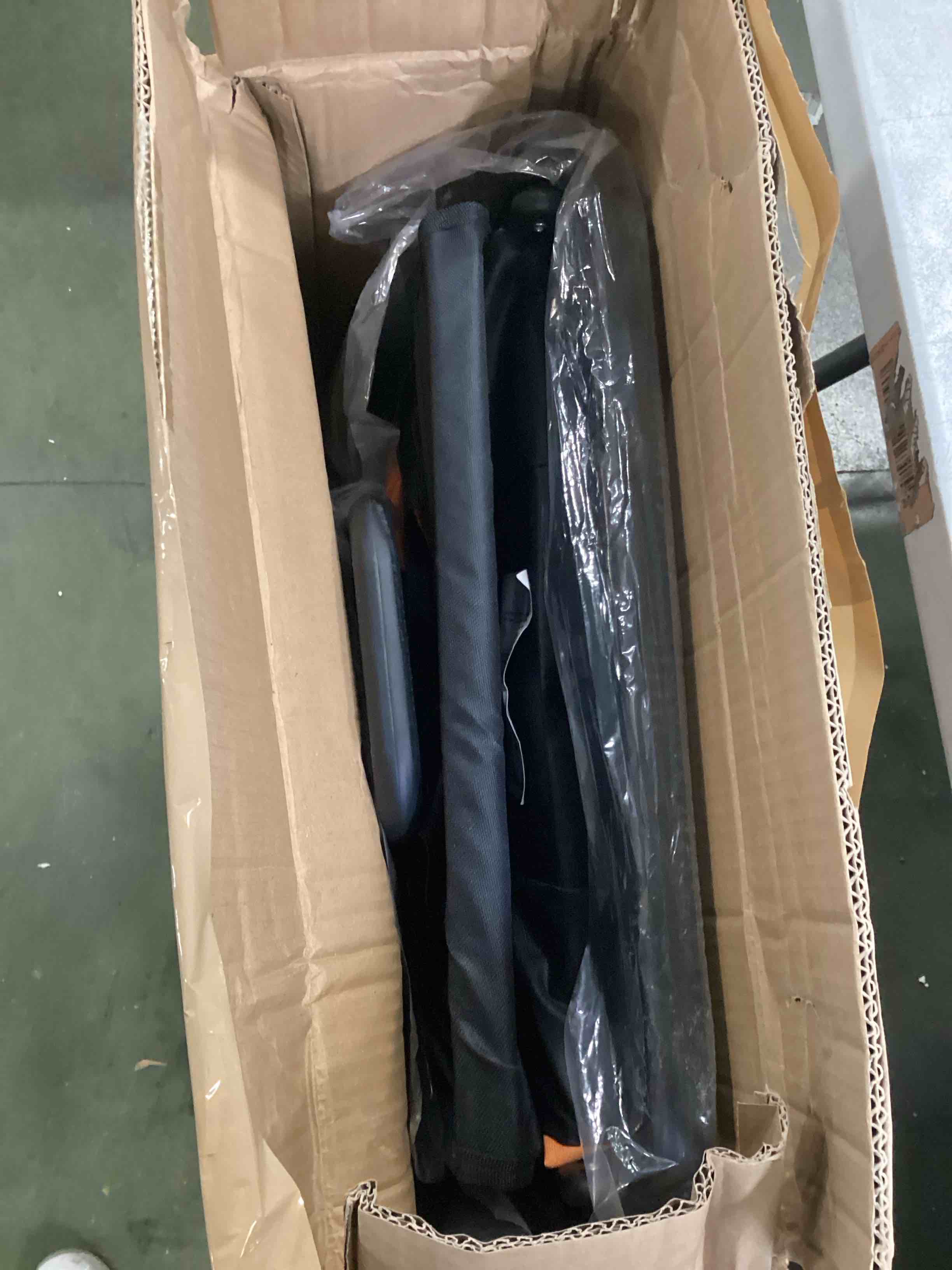 https://s3.amazonaws.com/lotting-images-prod/bidfta/GRA0139418_1727970240937.jpeg