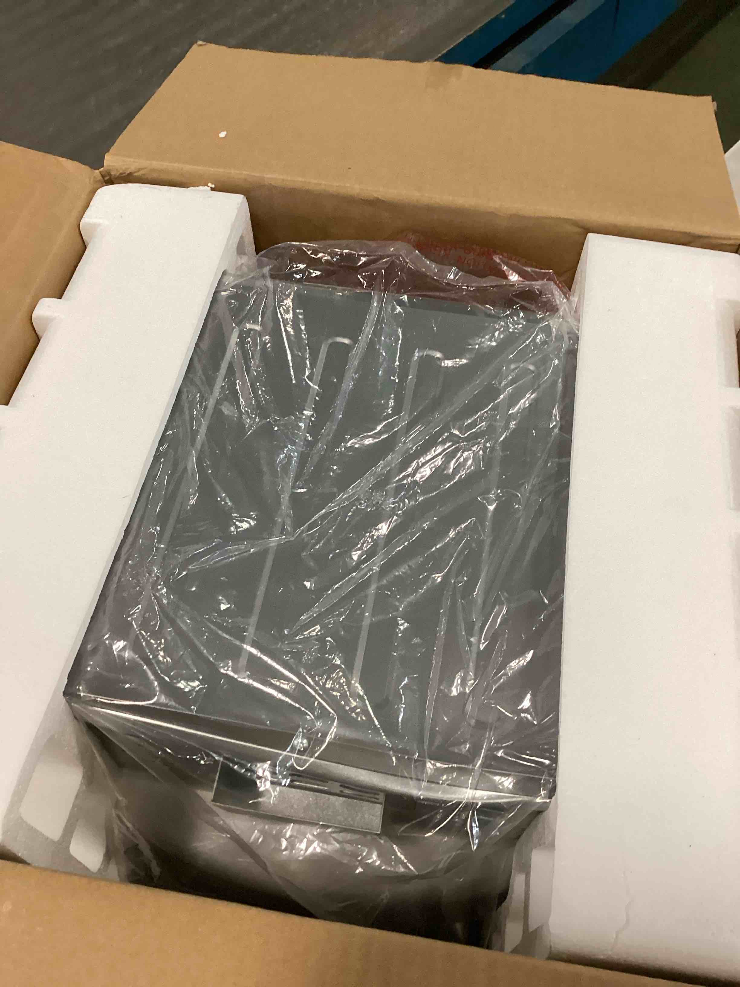 https://s3.amazonaws.com/lotting-images-prod/bidfta/GRA0141279_1727958395356.jpeg