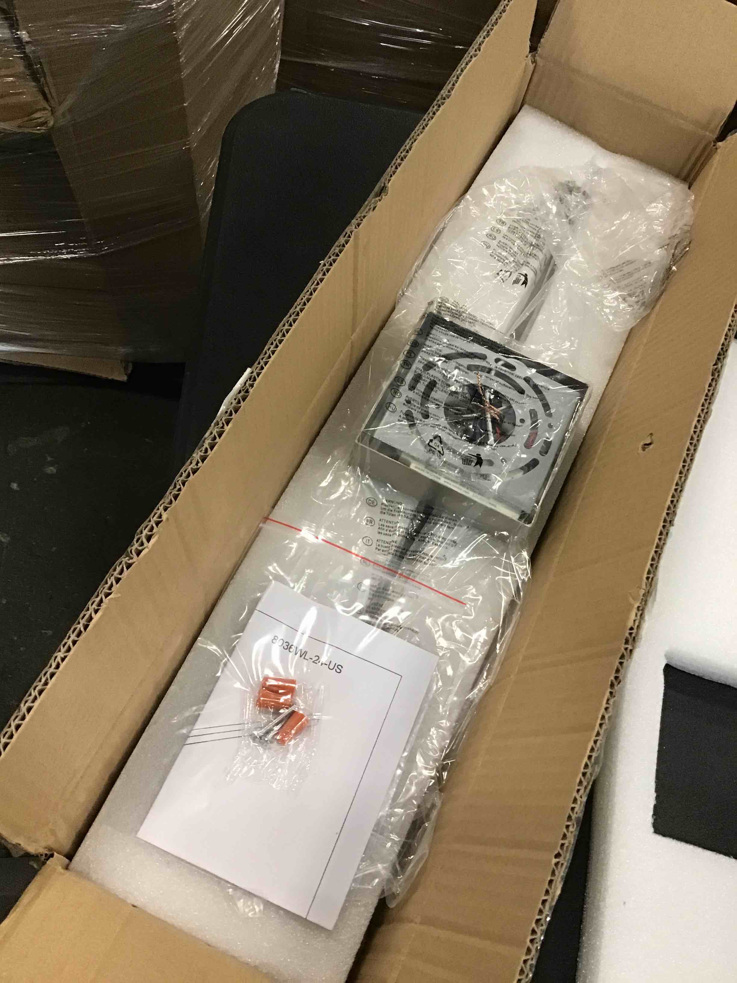 https://s3.amazonaws.com/lotting-images-prod/bidfta/GRA0142724_1727327199435.jpeg