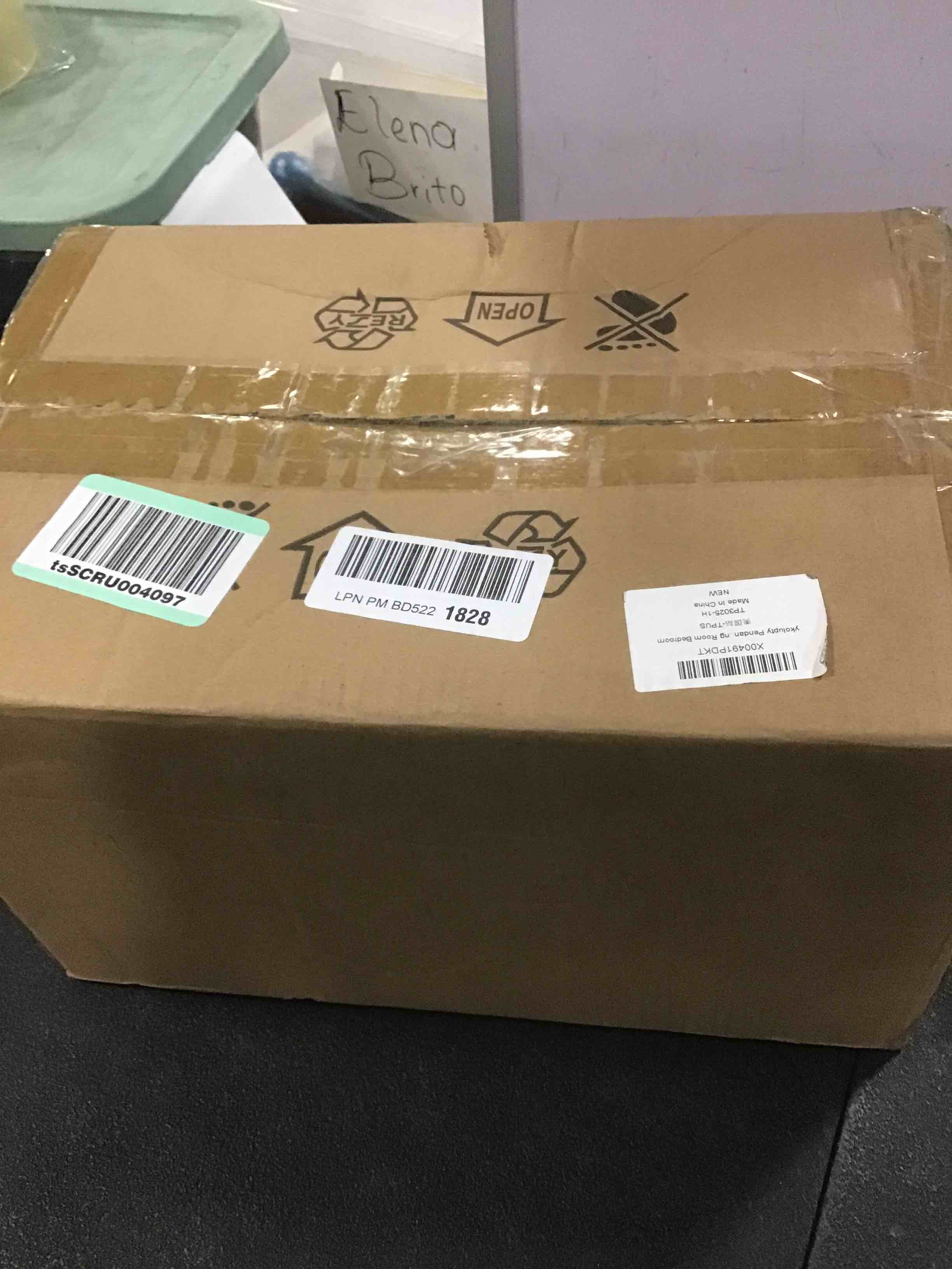 https://s3.amazonaws.com/lotting-images-prod/bidfta/GRA0143228_1727154742081.jpeg