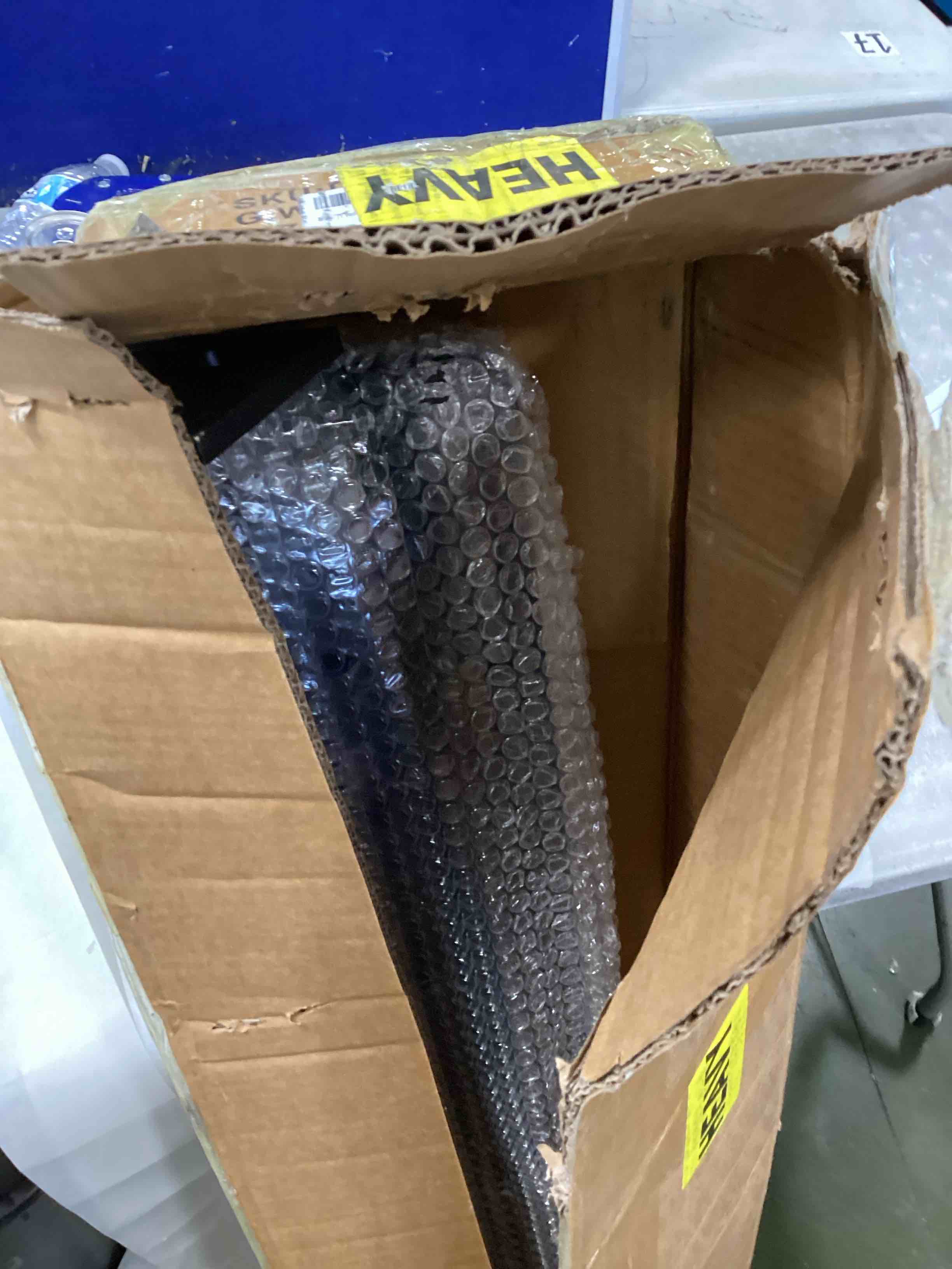 https://s3.amazonaws.com/lotting-images-prod/bidfta/GRA0145172_1726846096777.jpeg