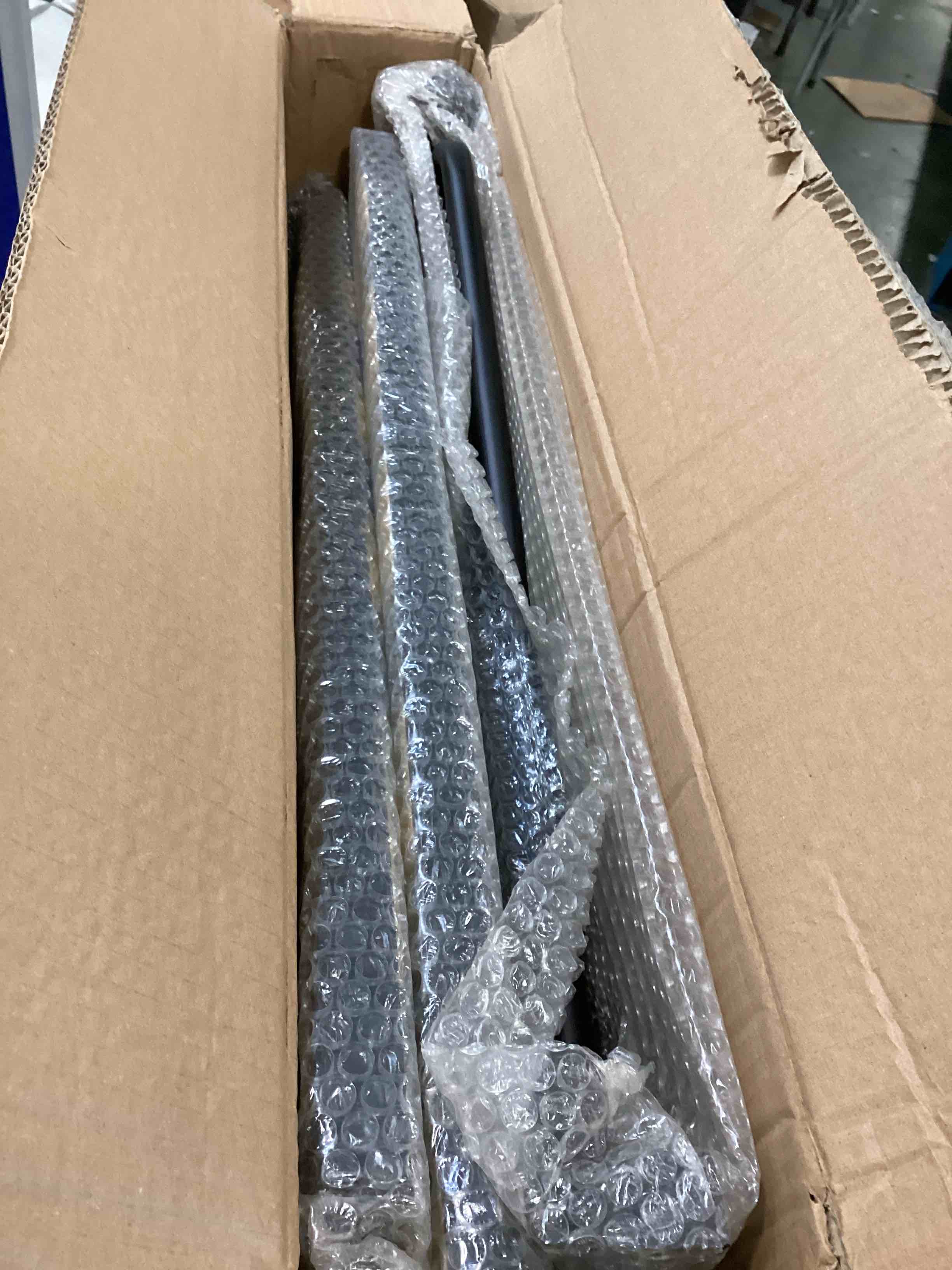 https://s3.amazonaws.com/lotting-images-prod/bidfta/GRA0145332_1726929757737.jpeg