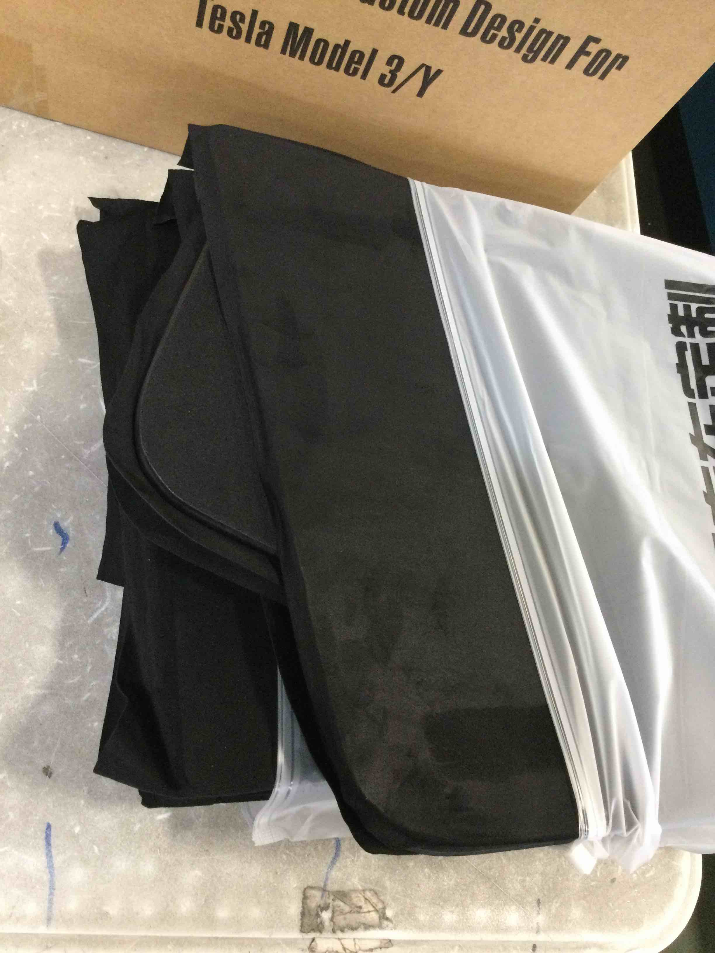 https://s3.amazonaws.com/lotting-images-prod/bidfta/GRA0145501_1727102486347.jpeg