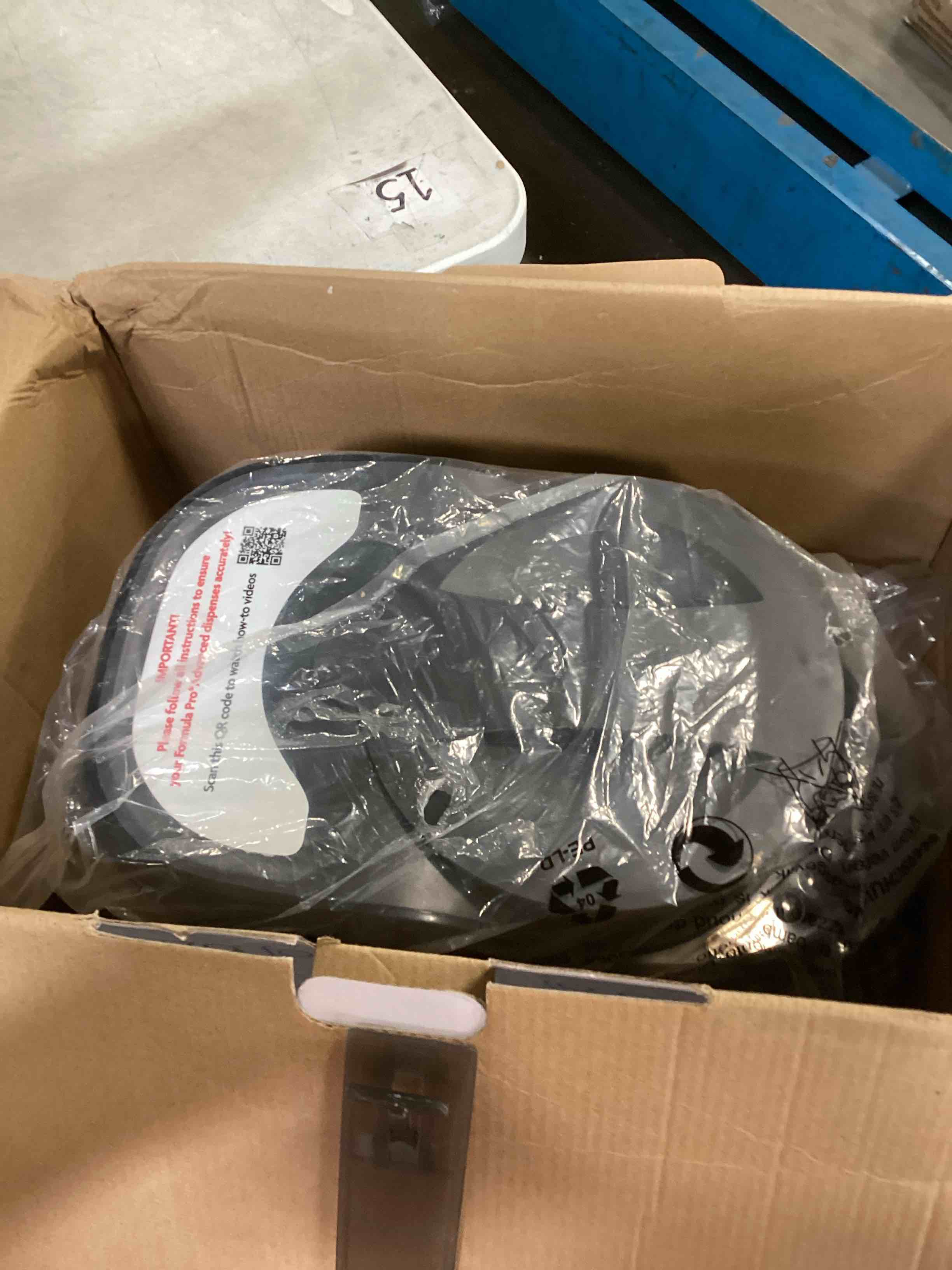 https://s3.amazonaws.com/lotting-images-prod/bidfta/GRA0145523_1727105780796.jpeg