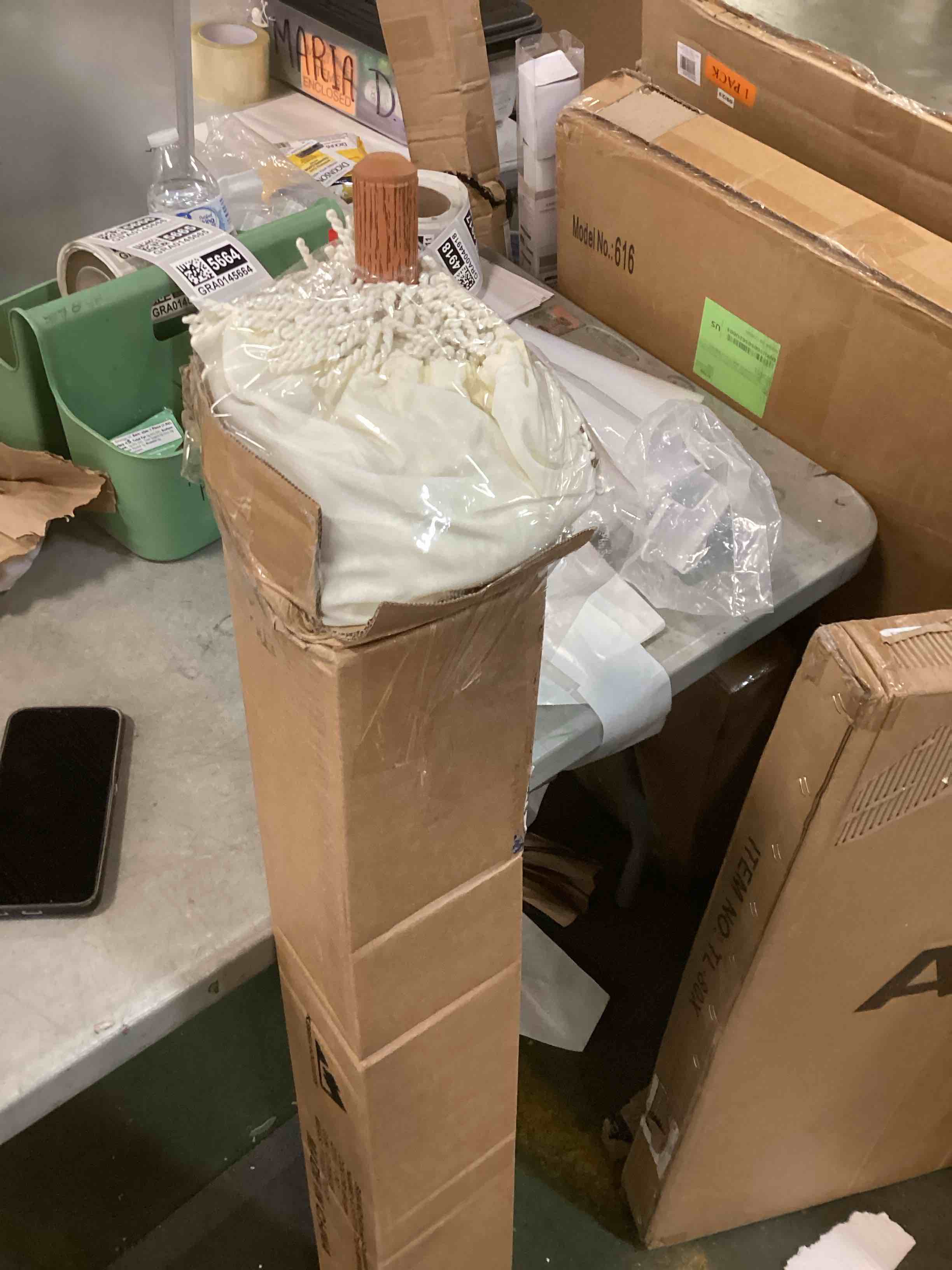 https://s3.amazonaws.com/lotting-images-prod/bidfta/GRA0145661_1727189185256.jpeg