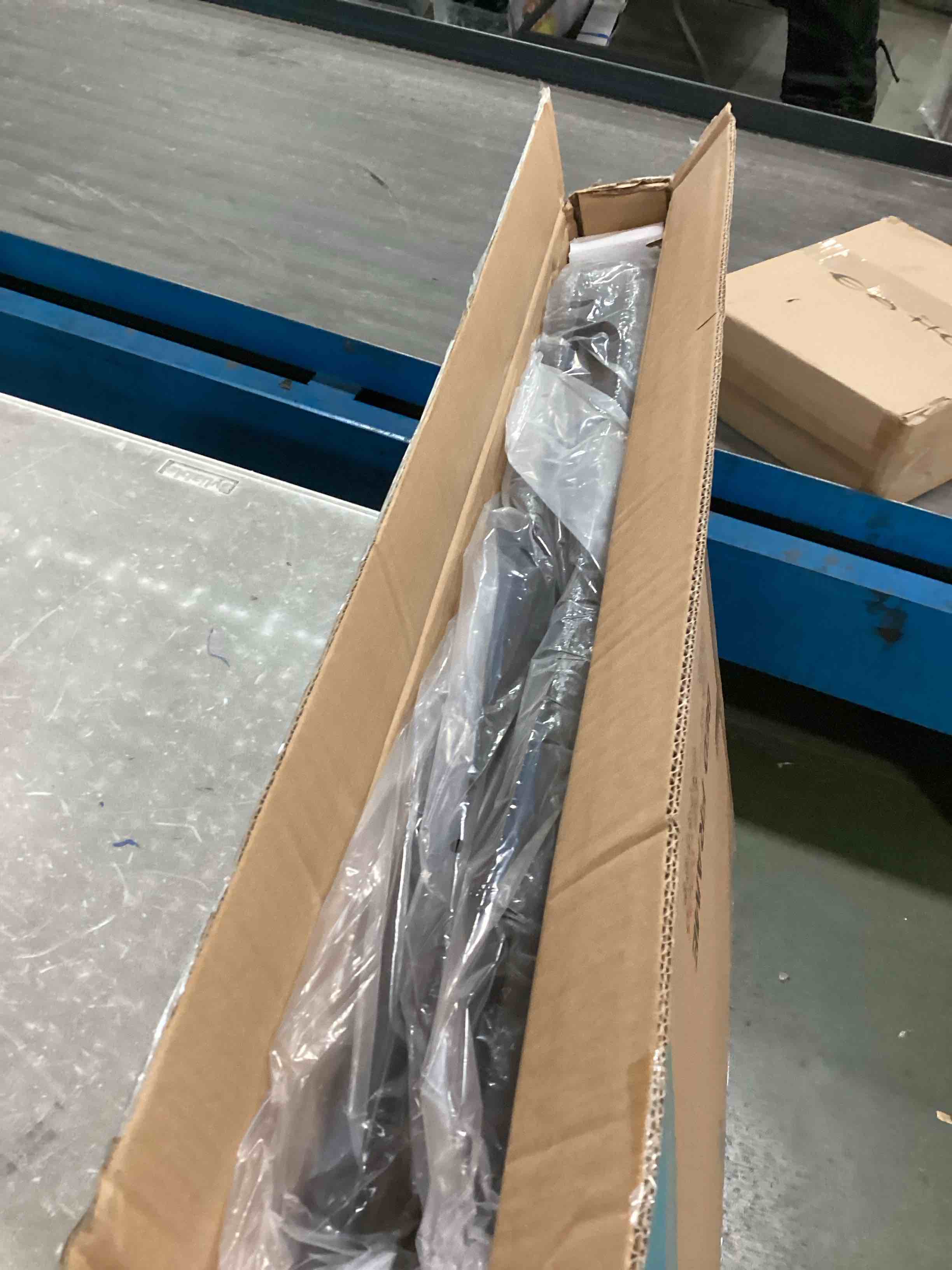 https://s3.amazonaws.com/lotting-images-prod/bidfta/GRA0145949_1727349978430.jpeg
