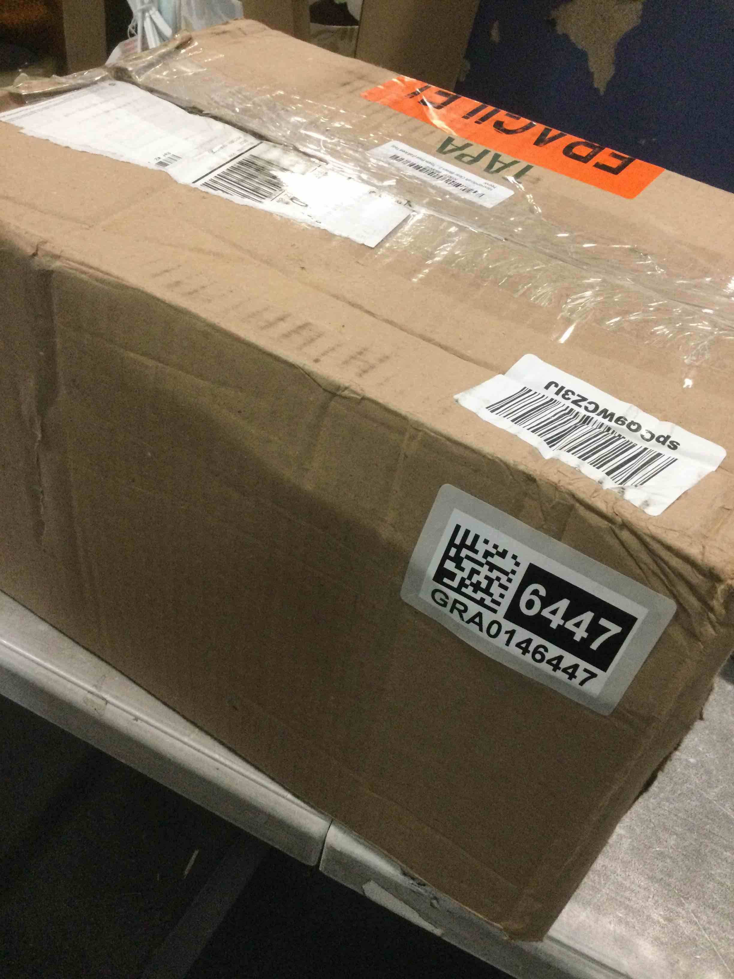 https://s3.amazonaws.com/lotting-images-prod/bidfta/GRA0146447_1732541289657.jpeg