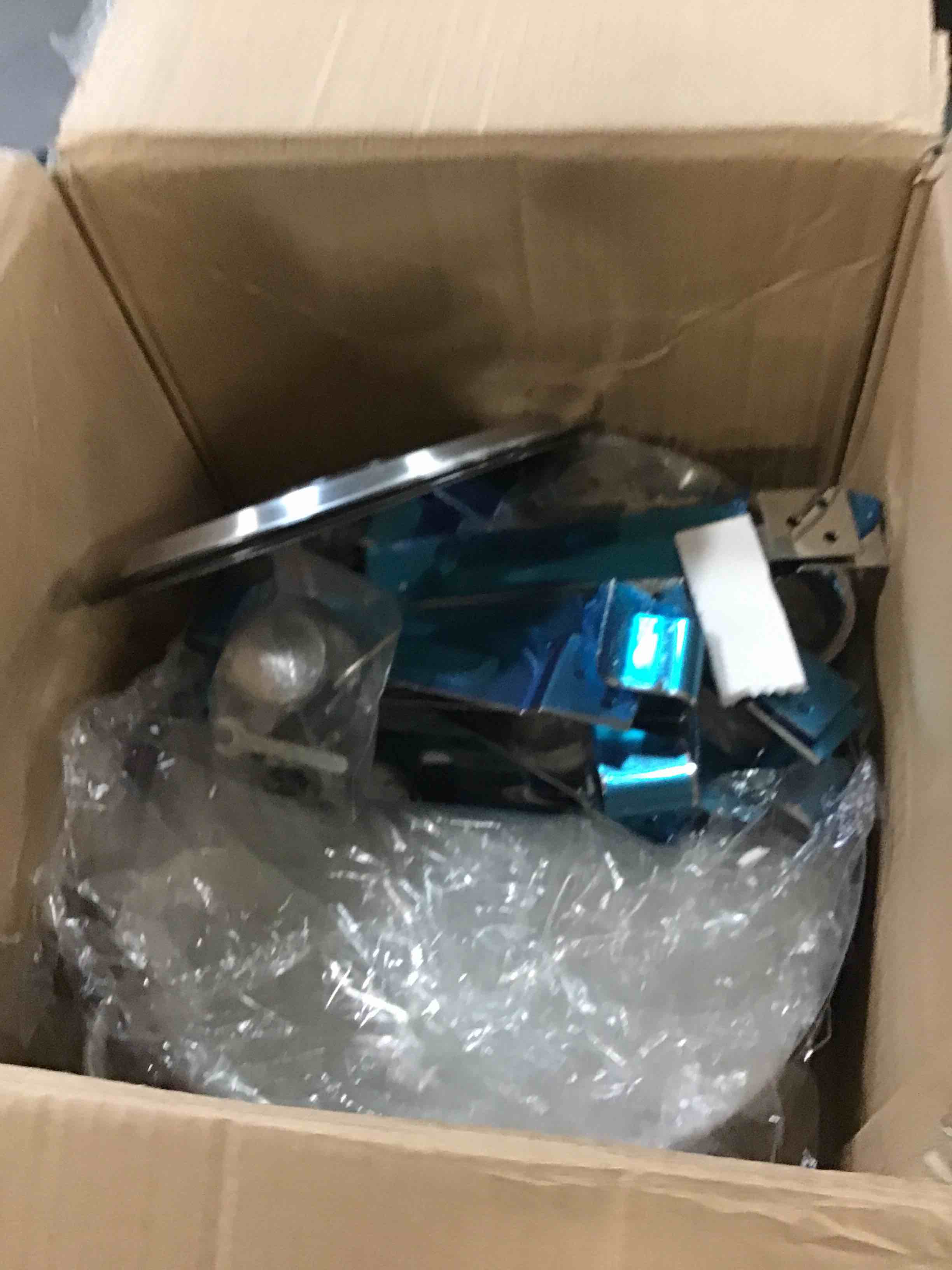 https://s3.amazonaws.com/lotting-images-prod/bidfta/GRA0147410_1726748837755.jpeg