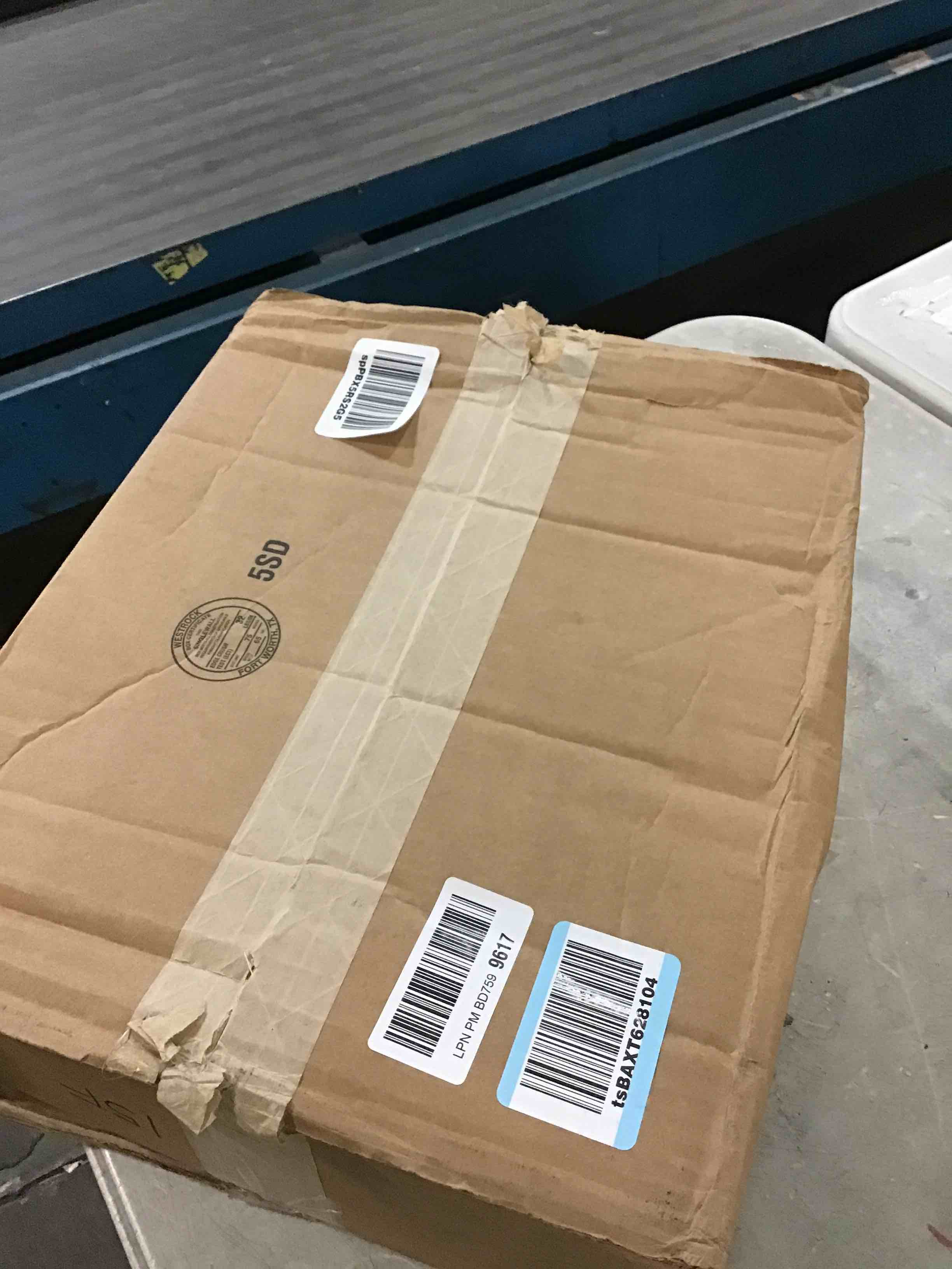 https://s3.amazonaws.com/lotting-images-prod/bidfta/GRA0150226_1727476572347.jpeg