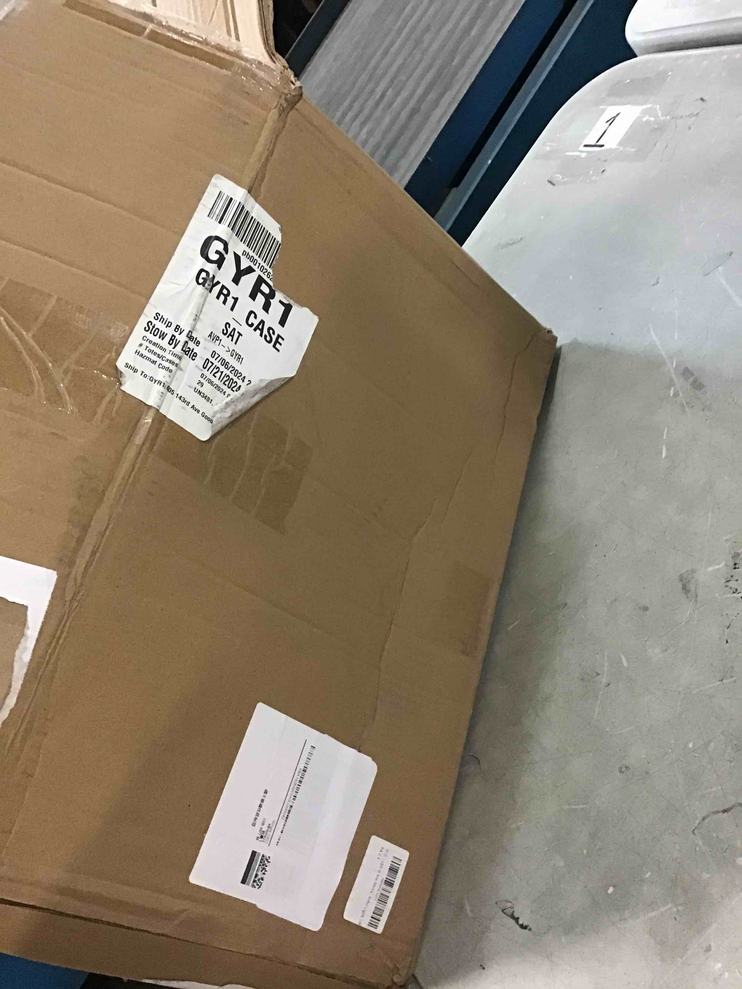 https://s3.amazonaws.com/lotting-images-prod/bidfta/GRA0151647_1726285953676.jpeg