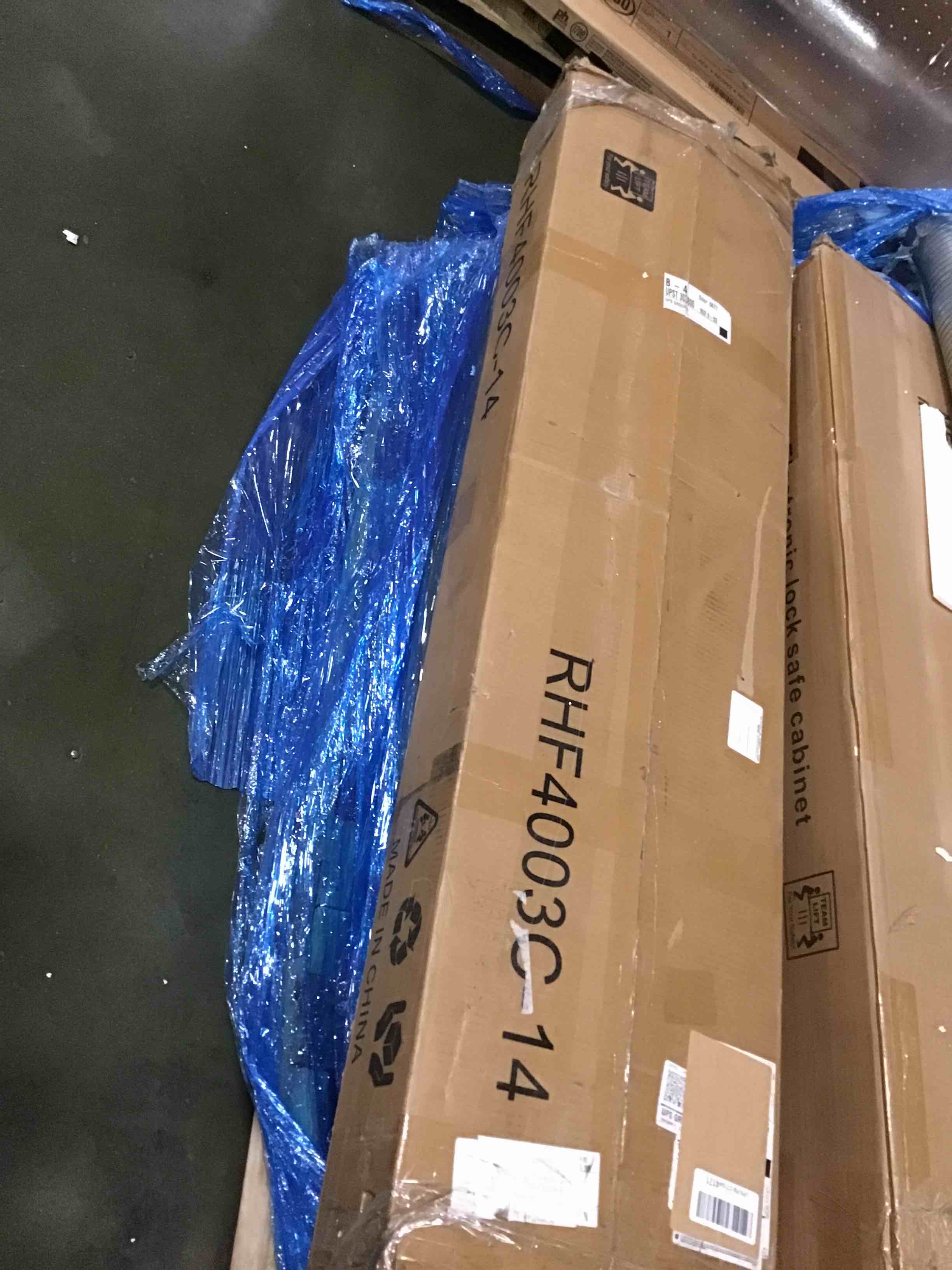 https://s3.amazonaws.com/lotting-images-prod/bidfta/GRA0152726_1727139378263.jpeg