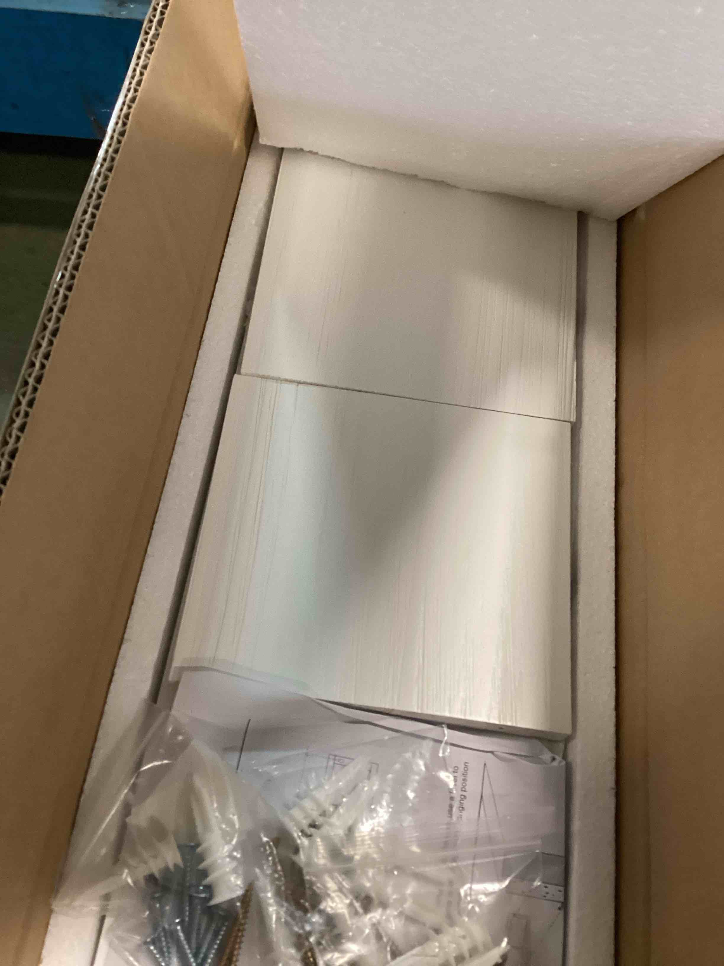 https://s3.amazonaws.com/lotting-images-prod/bidfta/GRA0153172_1726768121528.jpeg