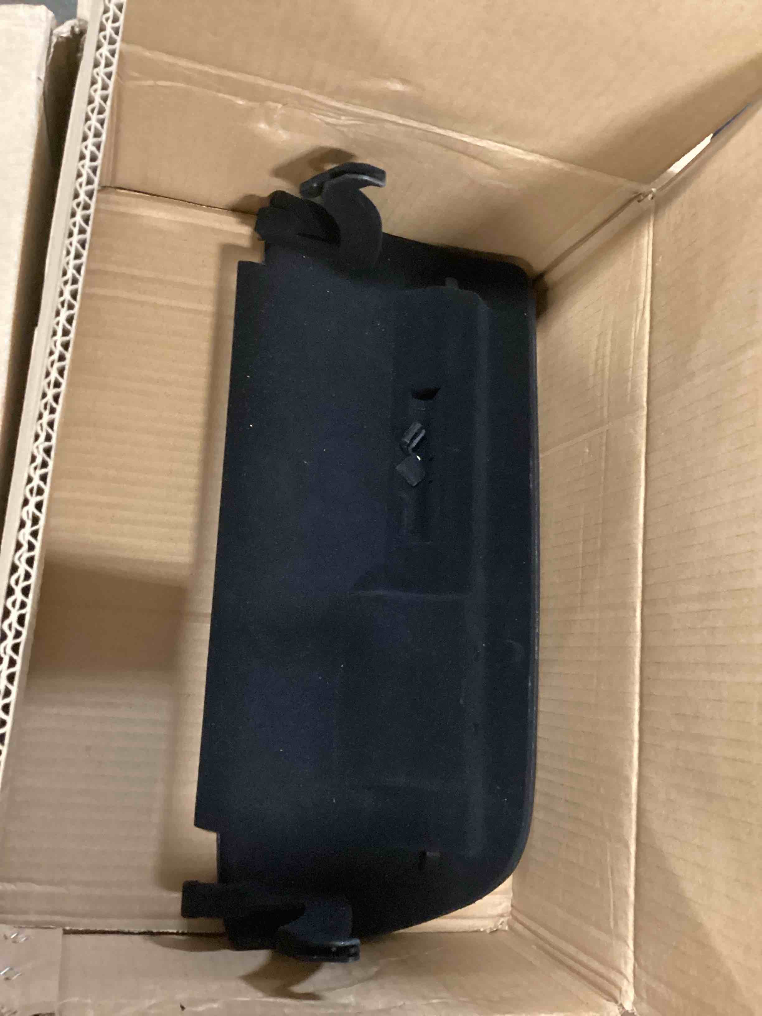 https://s3.amazonaws.com/lotting-images-prod/bidfta/GRA0154307_1727441299106.jpeg