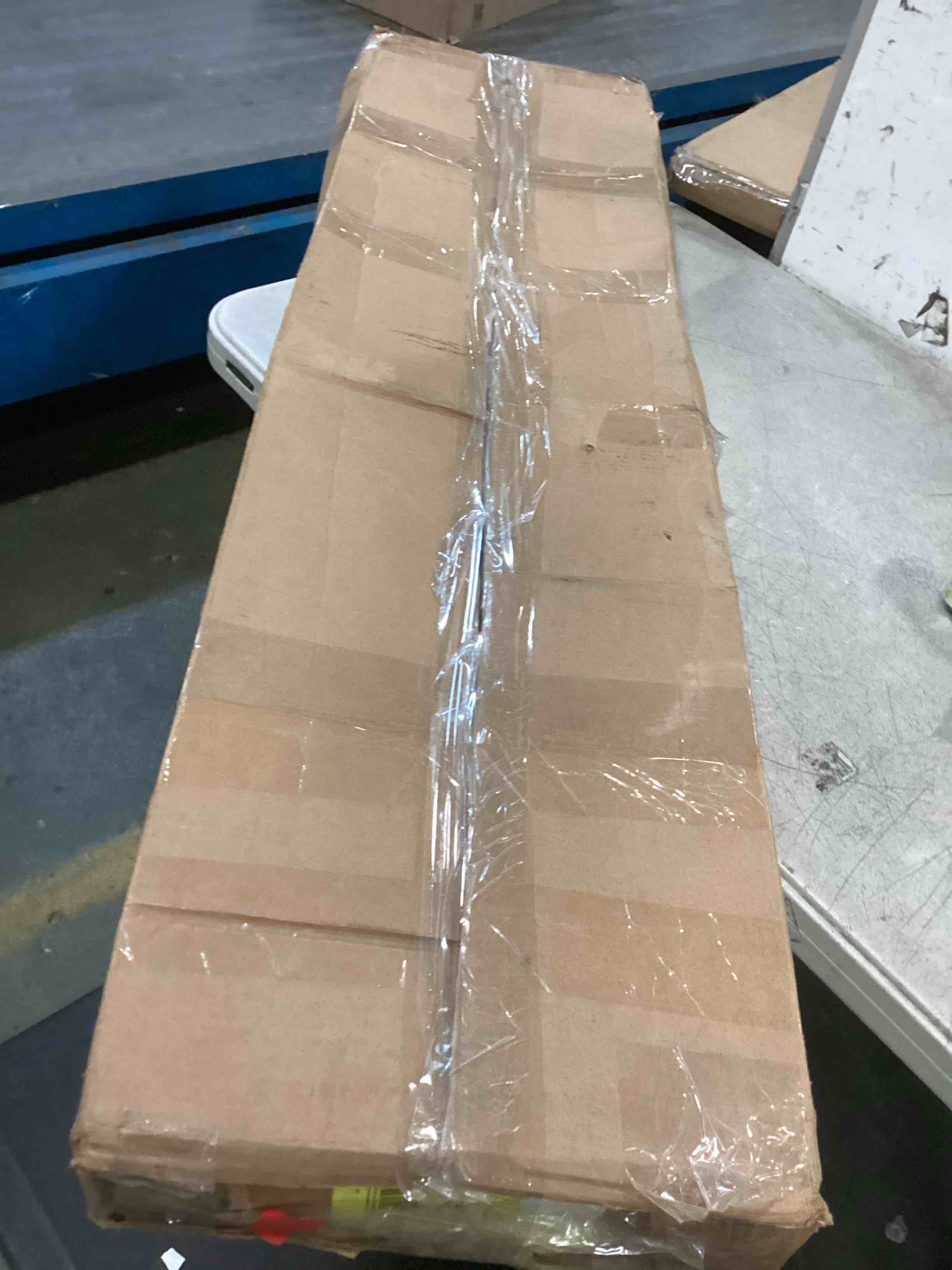 https://s3.amazonaws.com/lotting-images-prod/bidfta/GRA0154354_1727437093818.jpeg
