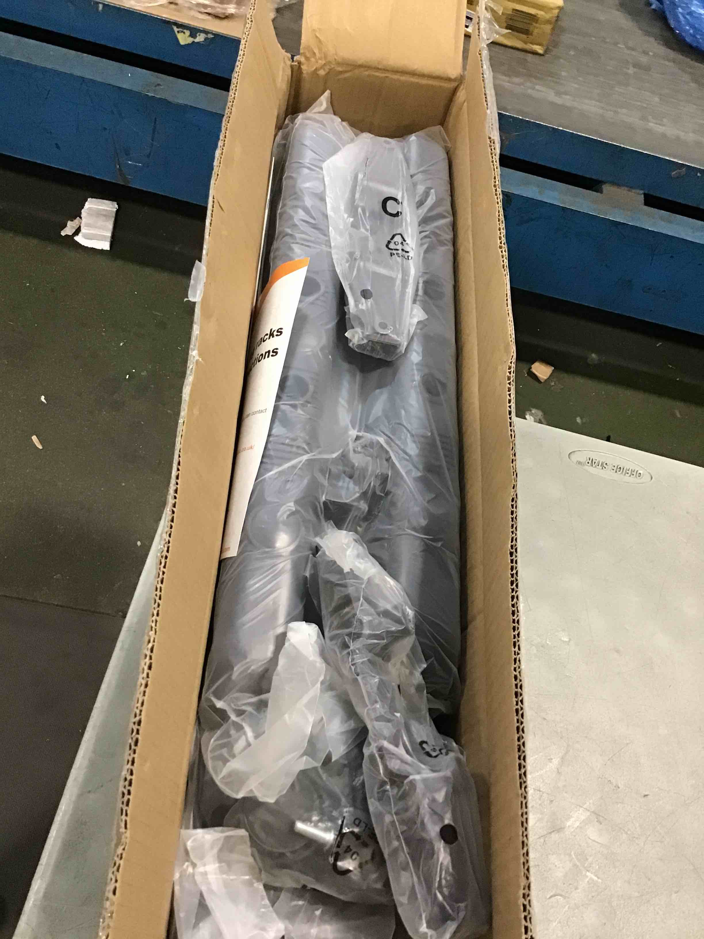 https://s3.amazonaws.com/lotting-images-prod/bidfta/GRA0154729_1727289994503.jpeg