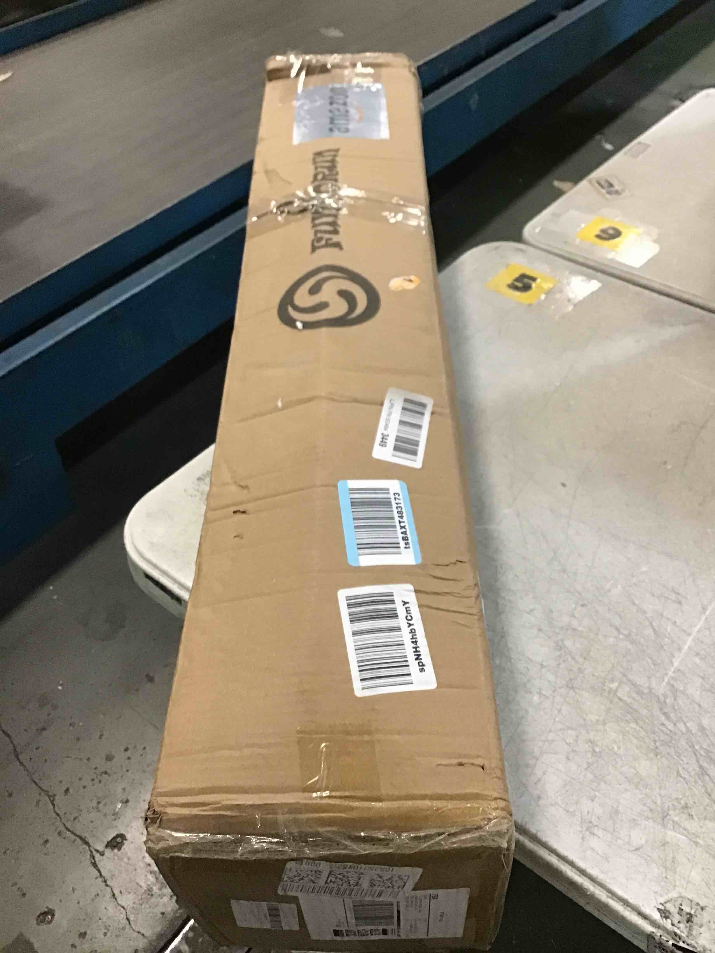 https://s3.amazonaws.com/lotting-images-prod/bidfta/GRA0156090_1733975152613.jpeg