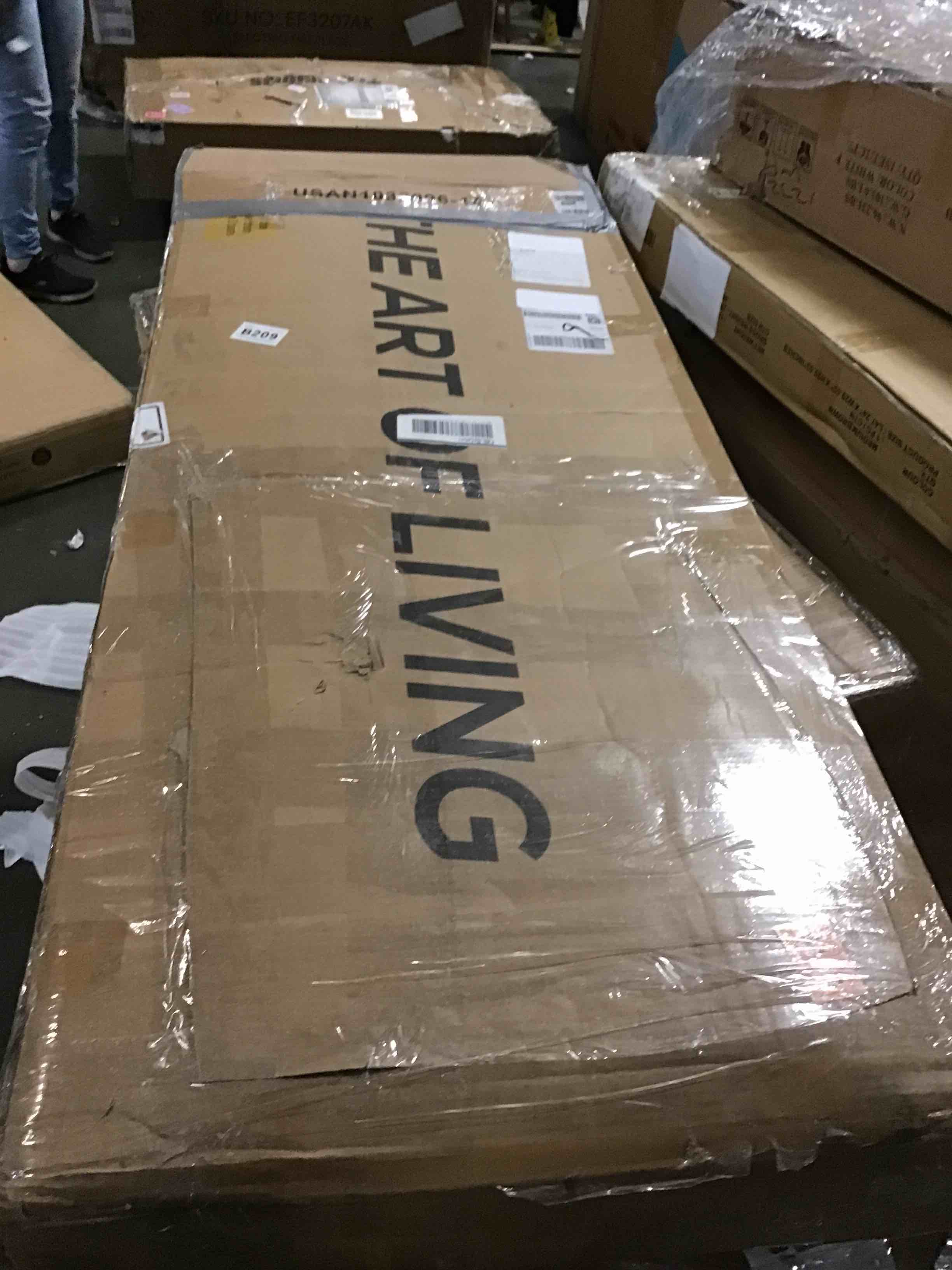 https://s3.amazonaws.com/lotting-images-prod/bidfta/GRA0156322_1733795452384.jpeg