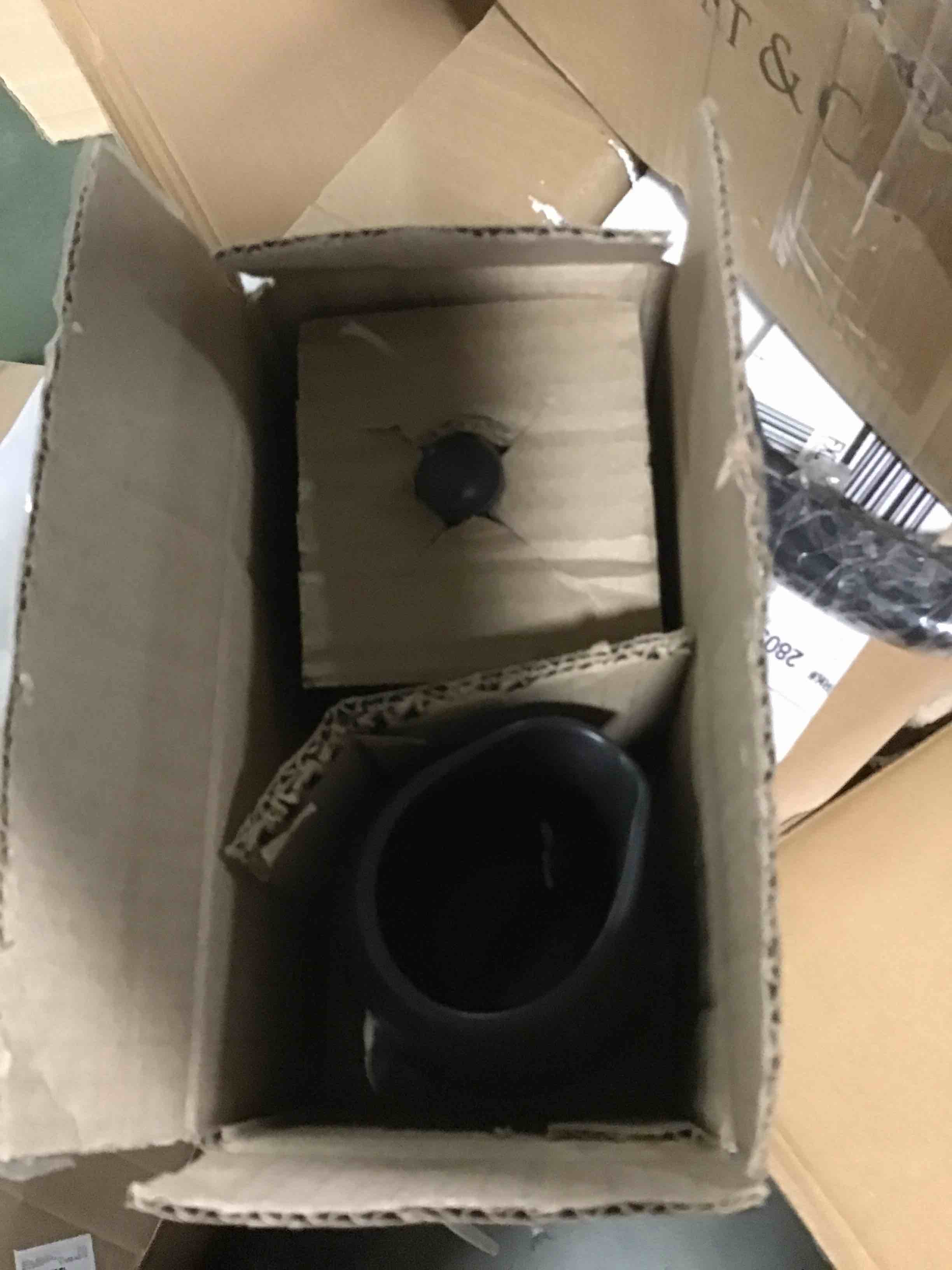 https://s3.amazonaws.com/lotting-images-prod/bidfta/GRA0156526_1733351129351.jpeg