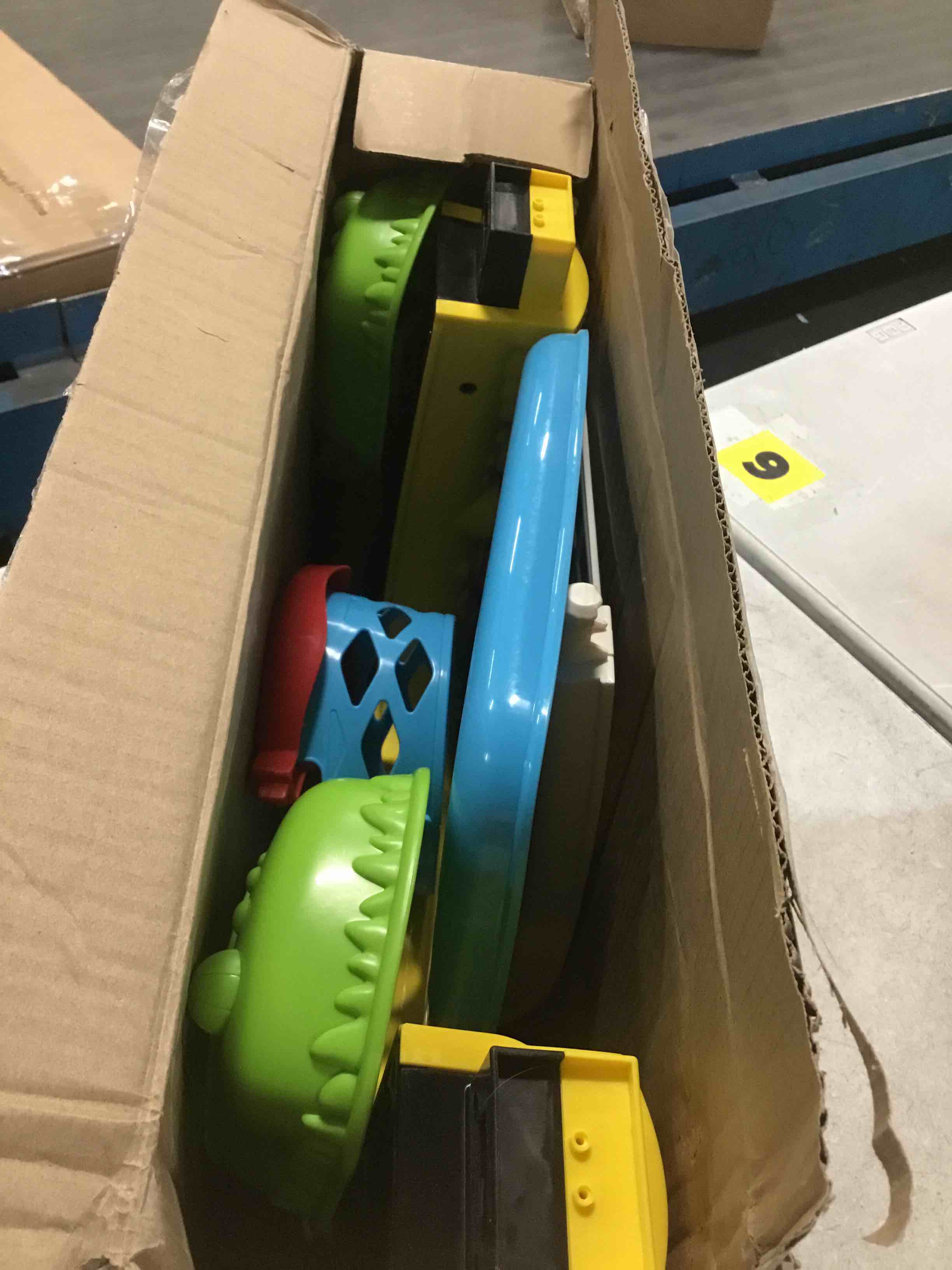 https://s3.amazonaws.com/lotting-images-prod/bidfta/GRA0156574_1733287080926.jpeg