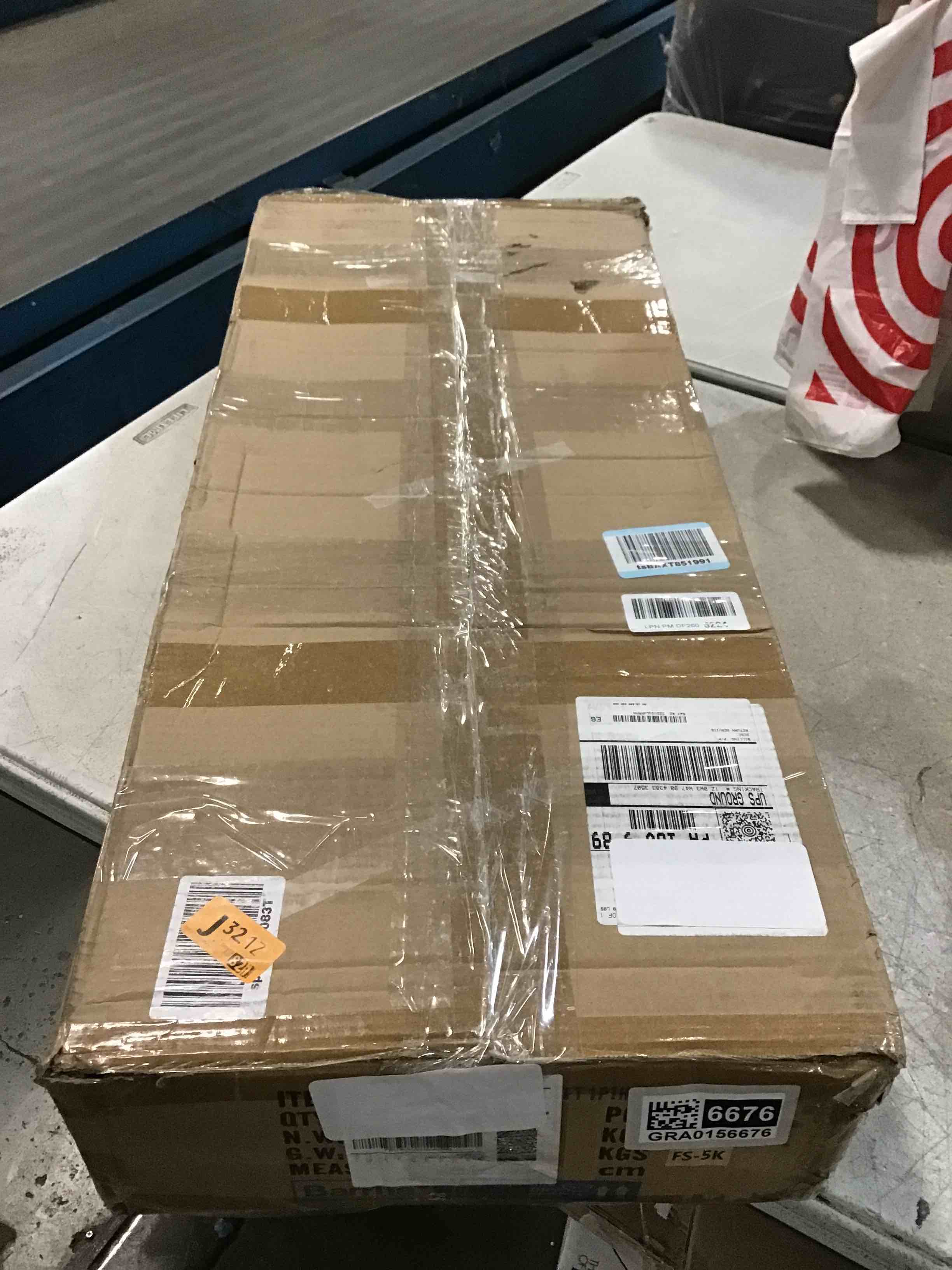 https://s3.amazonaws.com/lotting-images-prod/bidfta/GRA0156676_1733198144033.jpeg