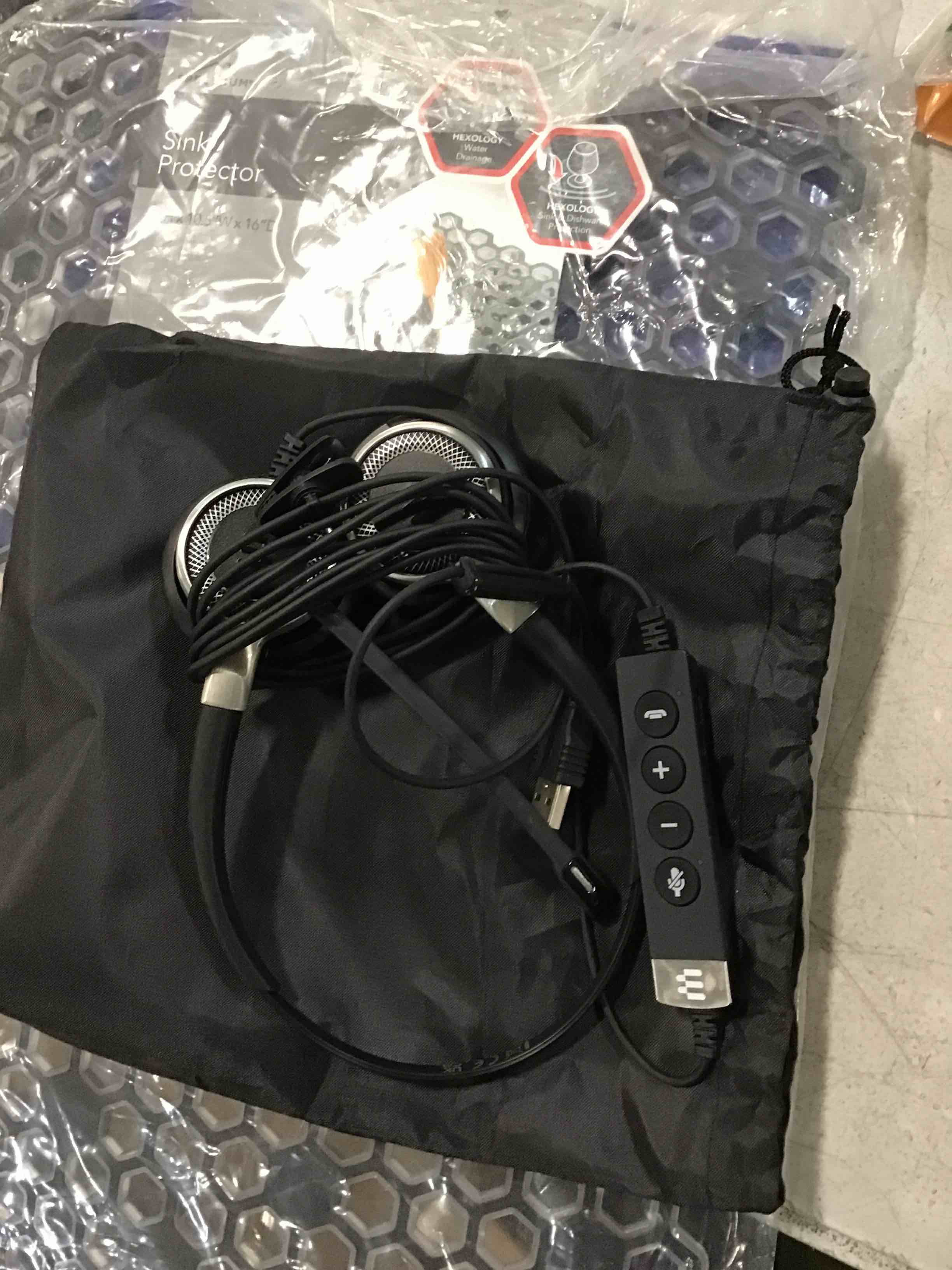 https://s3.amazonaws.com/lotting-images-prod/bidfta/GRA0156734_1733186548139.jpeg