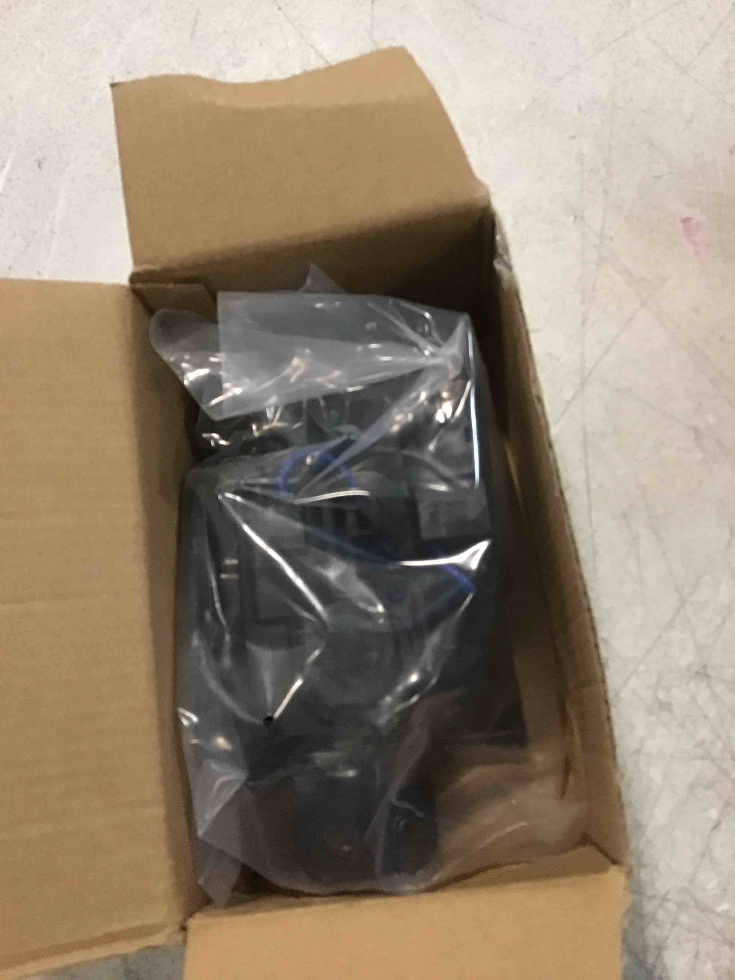 https://s3.amazonaws.com/lotting-images-prod/bidfta/GRA0157202_1732253428032.jpeg