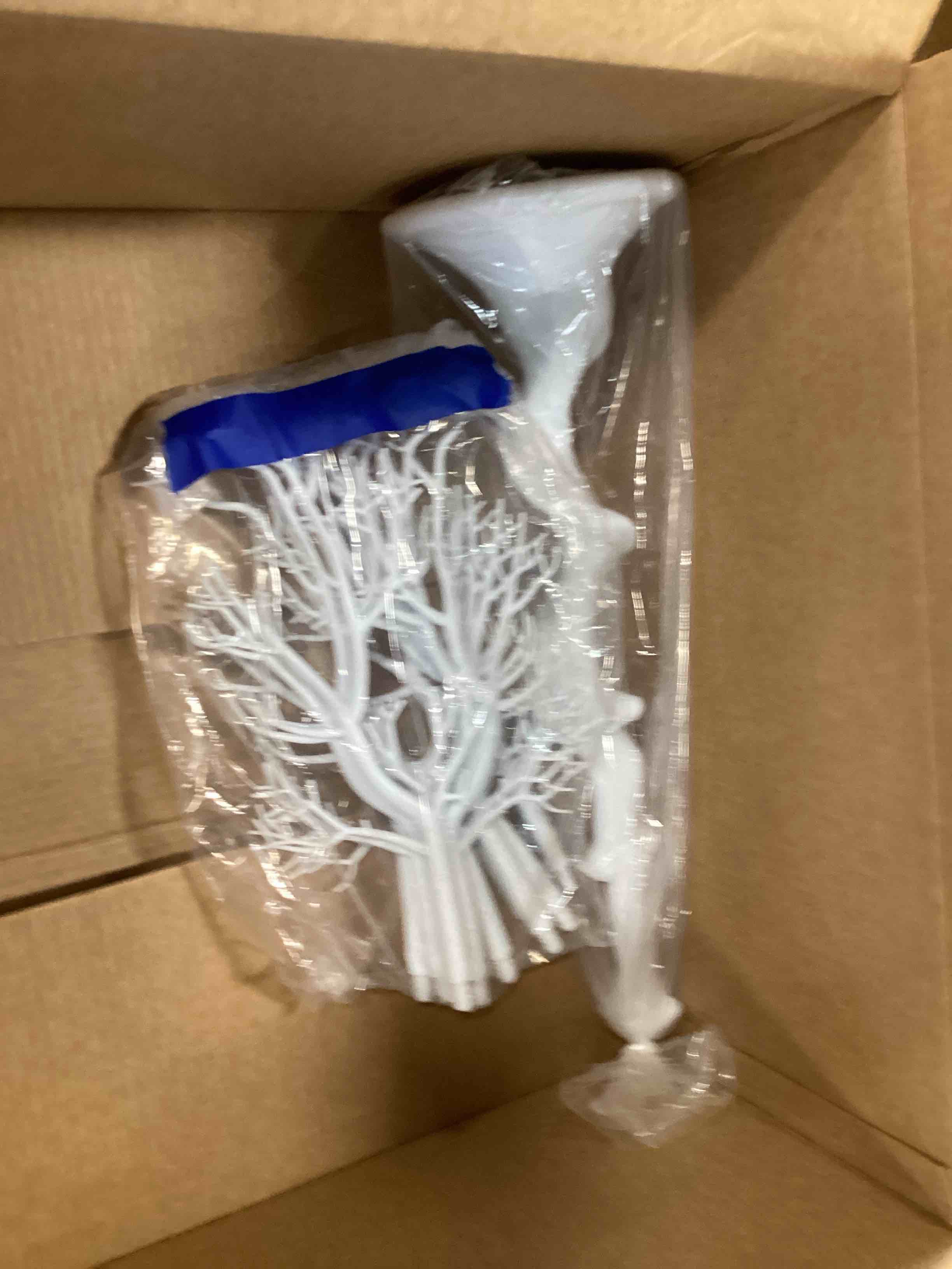 https://s3.amazonaws.com/lotting-images-prod/bidfta/GRA0158392_1727998999543.jpeg
