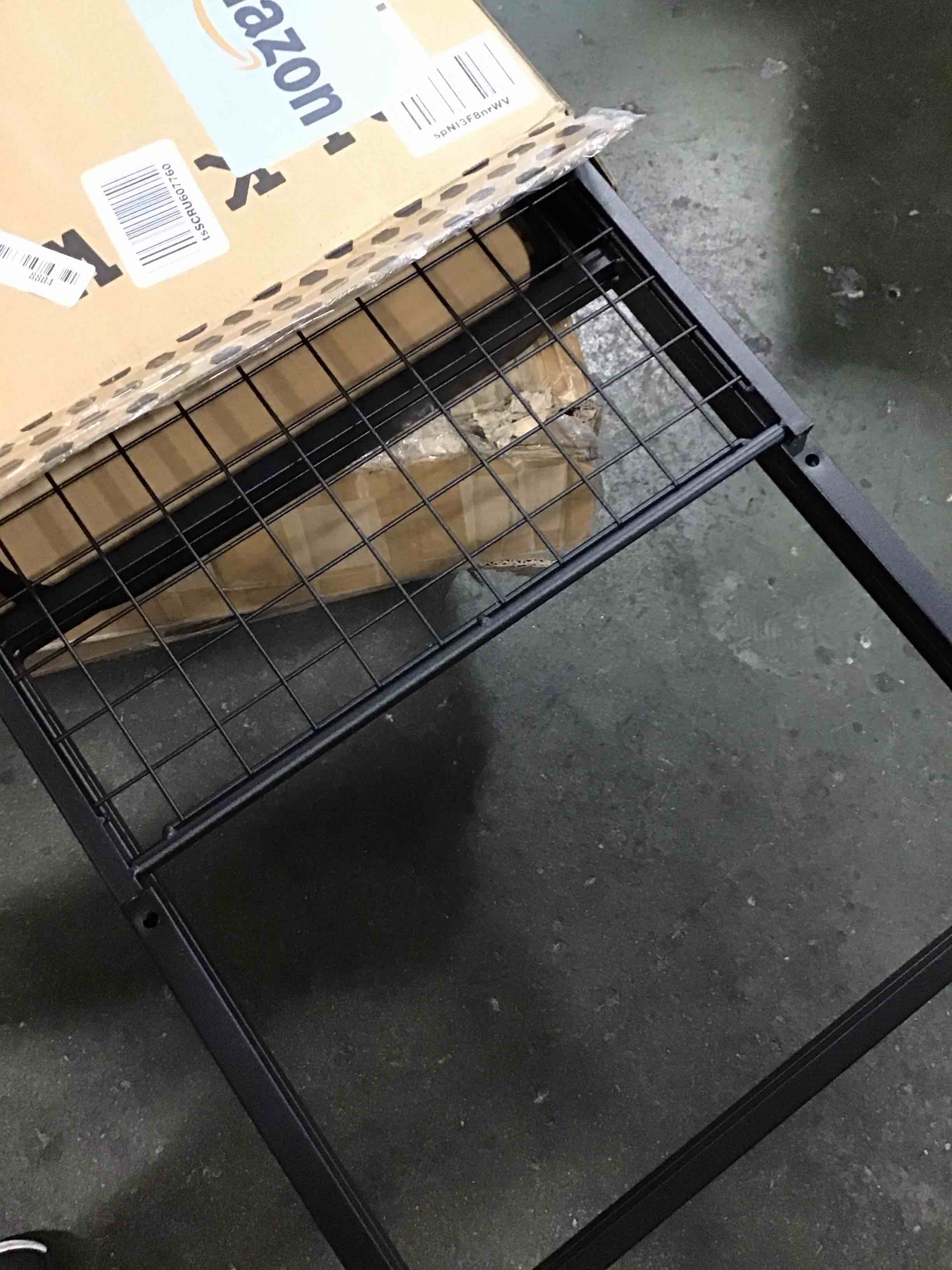 https://s3.amazonaws.com/lotting-images-prod/bidfta/GRA0160854_1727713631223.jpeg