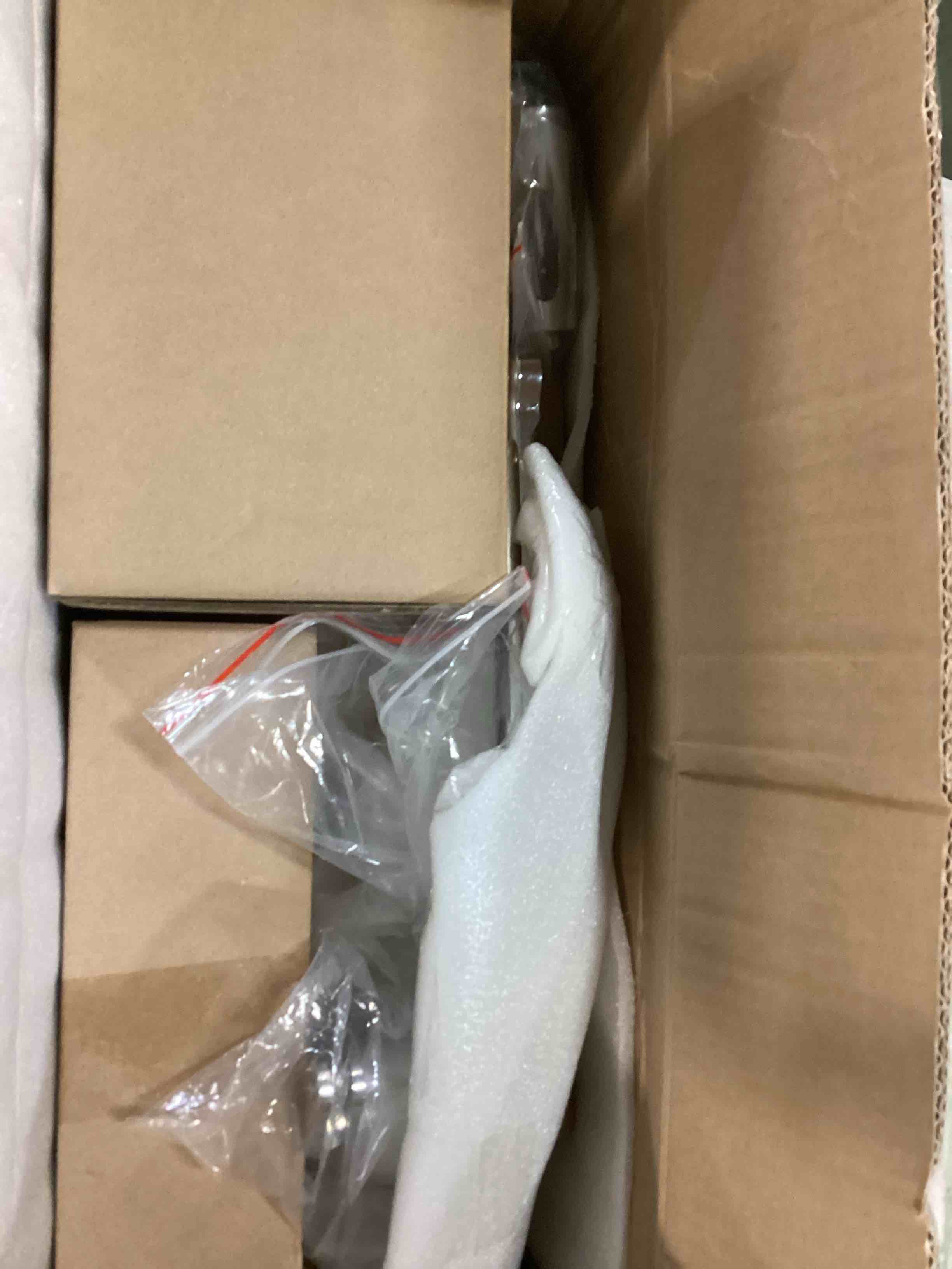 https://s3.amazonaws.com/lotting-images-prod/bidfta/GRA0162313_1727805055021.jpeg
