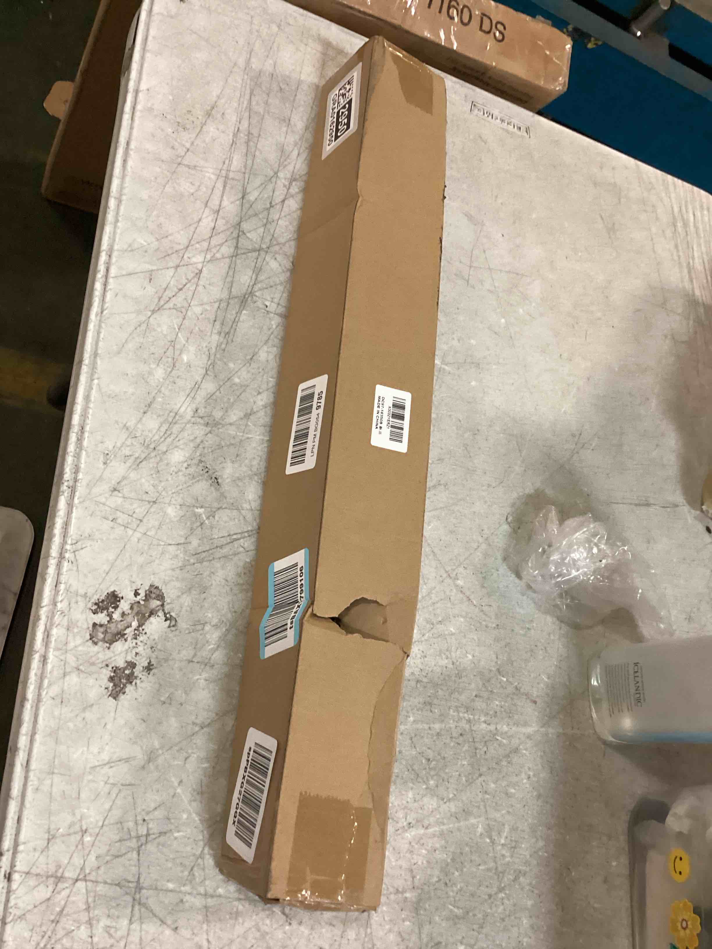 https://s3.amazonaws.com/lotting-images-prod/bidfta/GRA0162950_1727441395292.jpeg