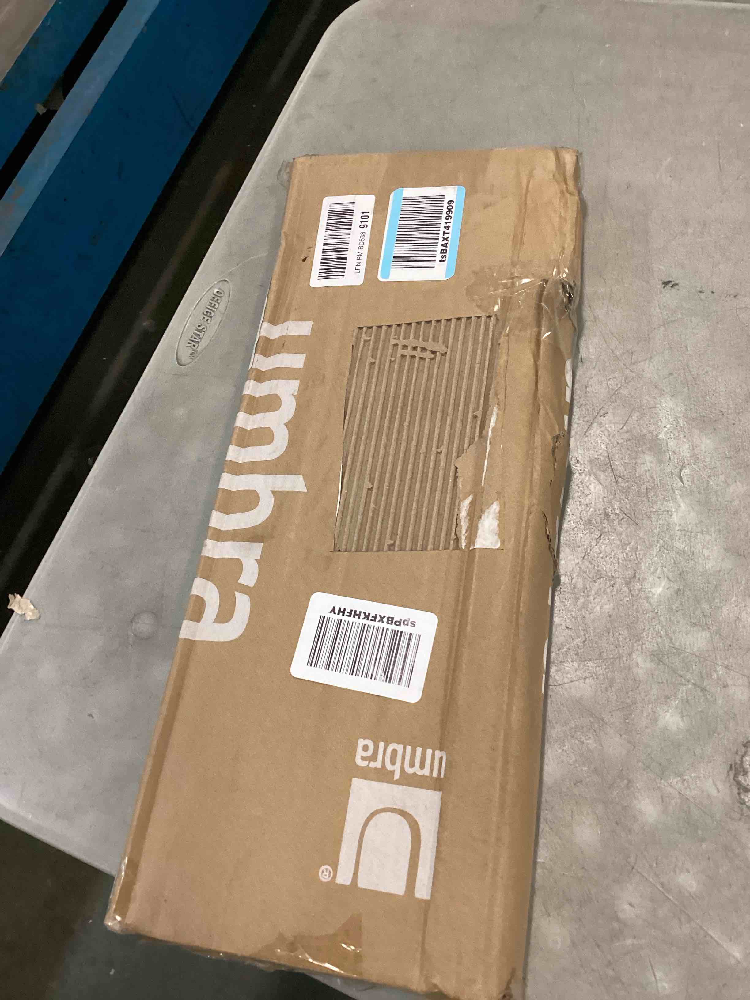 https://s3.amazonaws.com/lotting-images-prod/bidfta/GRA0163021_1727372178366.jpeg