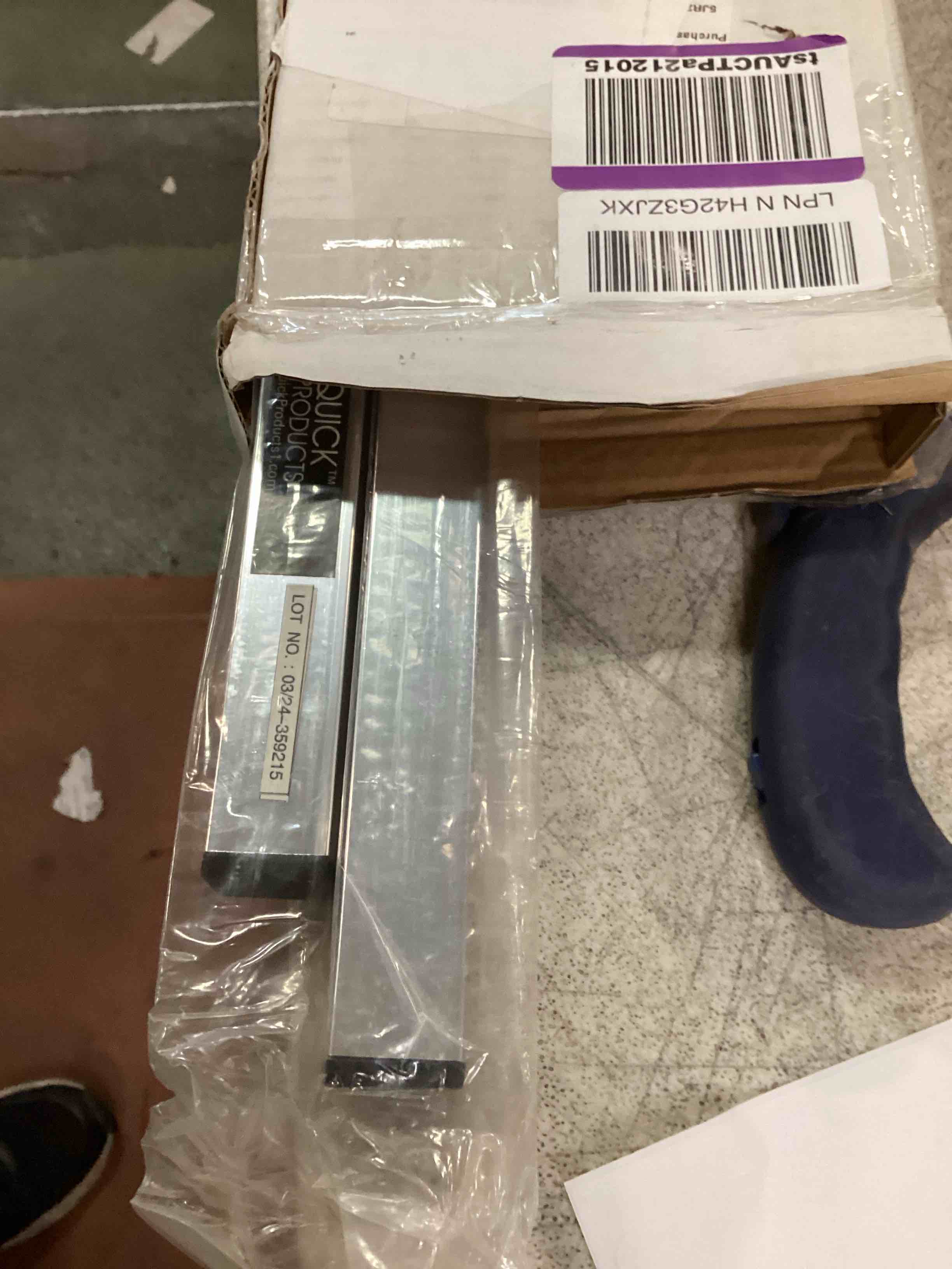 https://s3.amazonaws.com/lotting-images-prod/bidfta/GRA0165281_1730467232268.jpeg