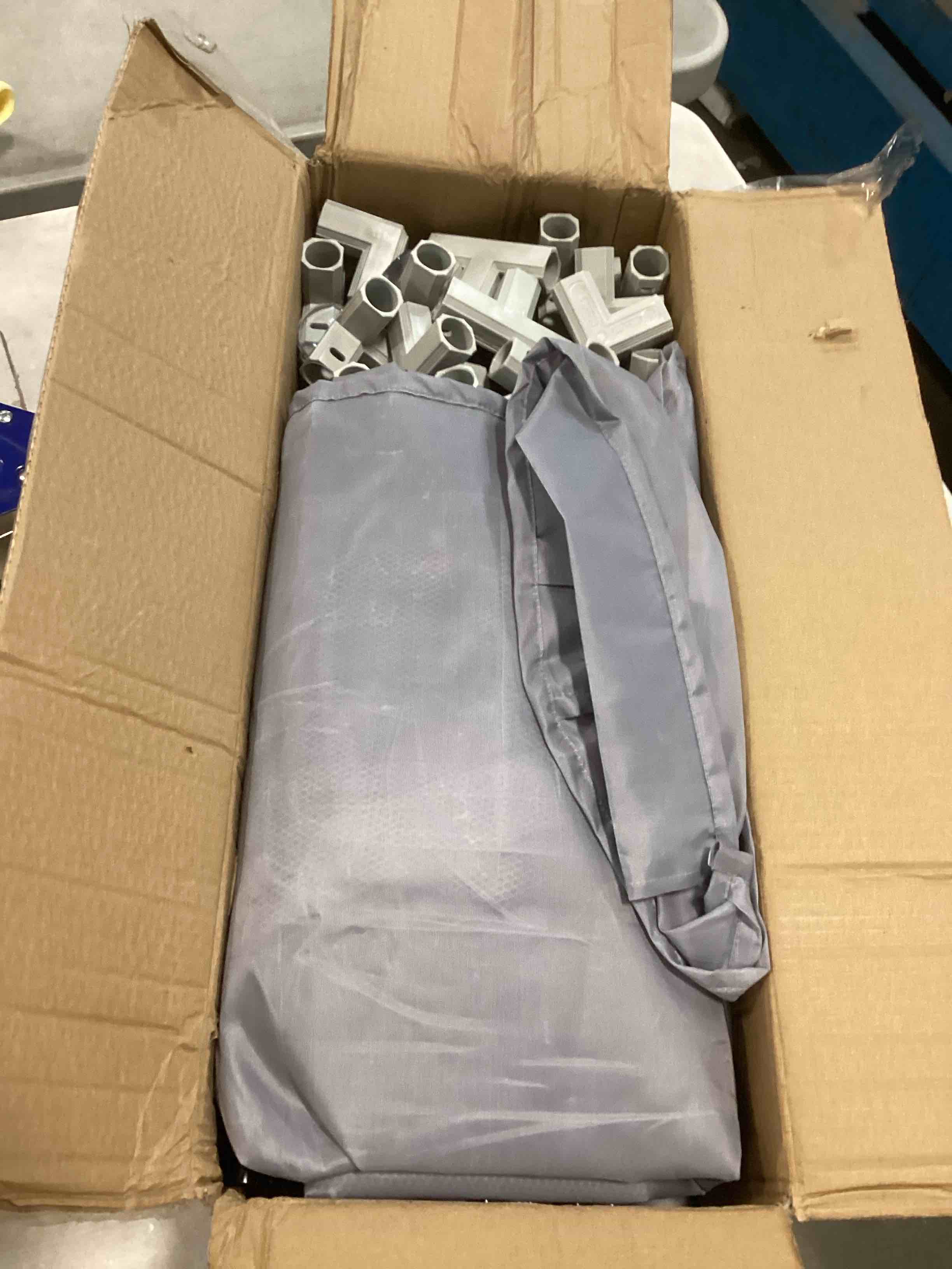 https://s3.amazonaws.com/lotting-images-prod/bidfta/GRA0166559_1728690351846.jpeg