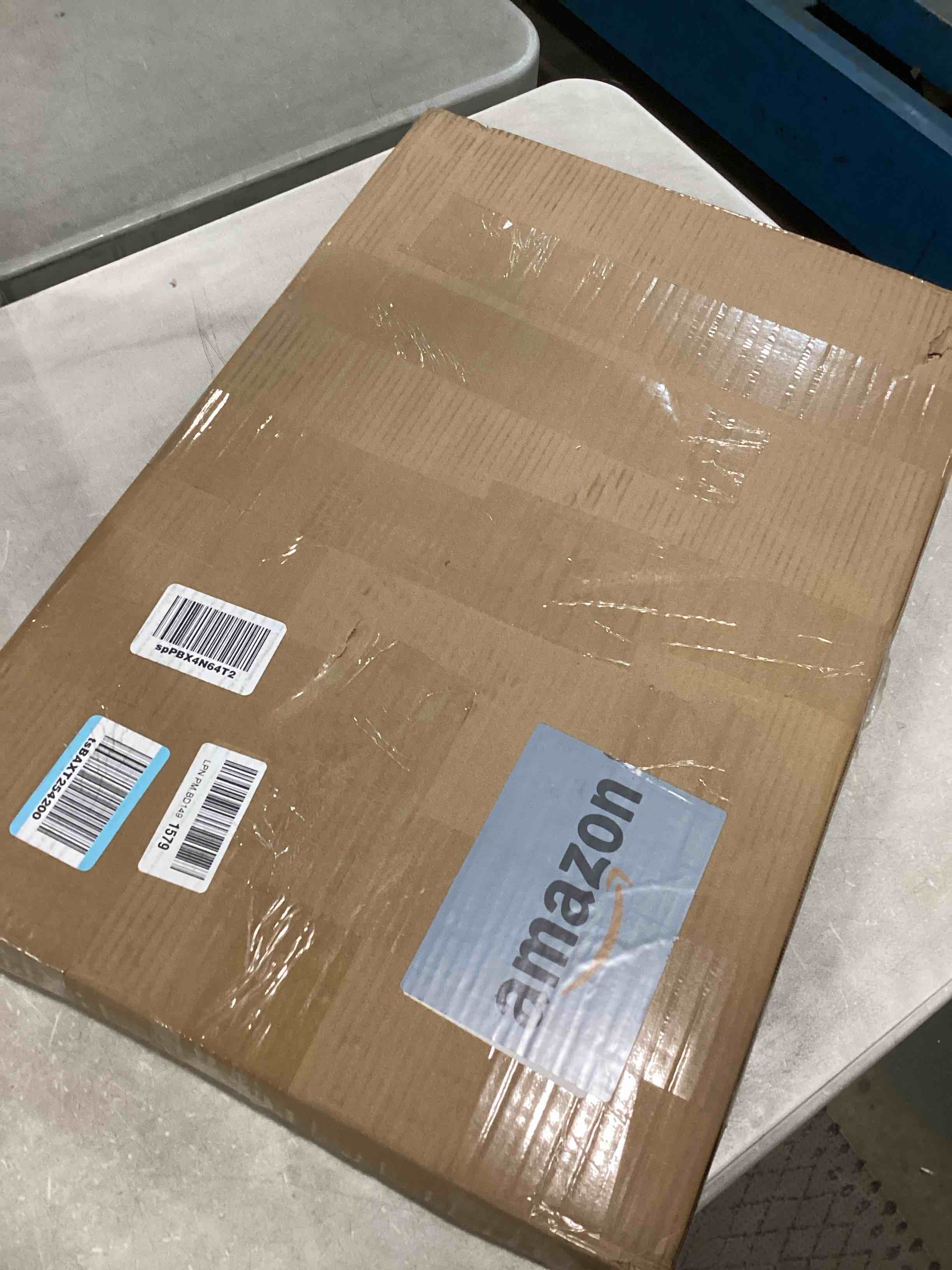 https://s3.amazonaws.com/lotting-images-prod/bidfta/GRA0166748_1728605195796.jpeg