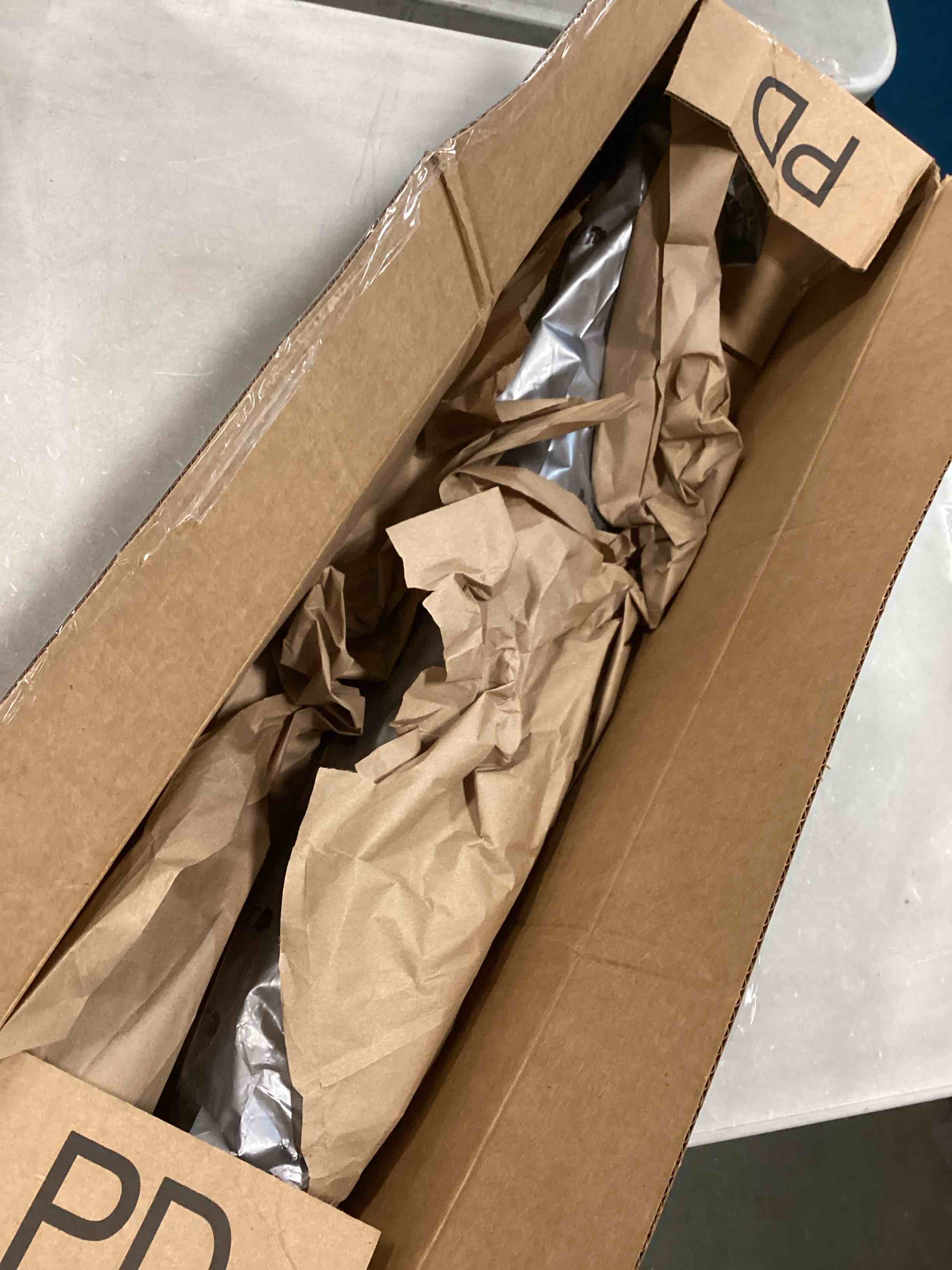https://s3.amazonaws.com/lotting-images-prod/bidfta/GRA0167016_1728513207469.jpeg