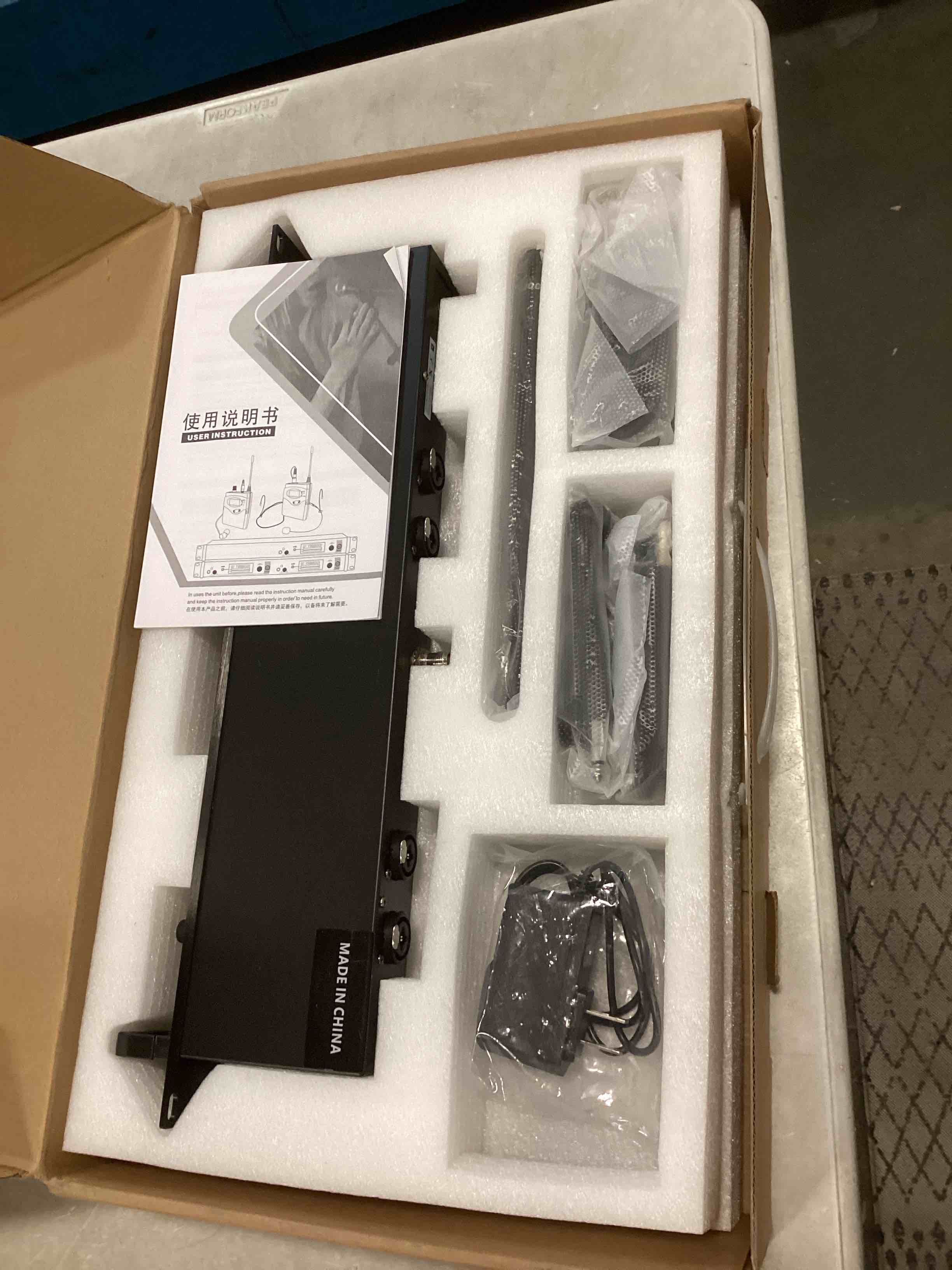 https://s3.amazonaws.com/lotting-images-prod/bidfta/GRA0167088_1728447900186.jpeg
