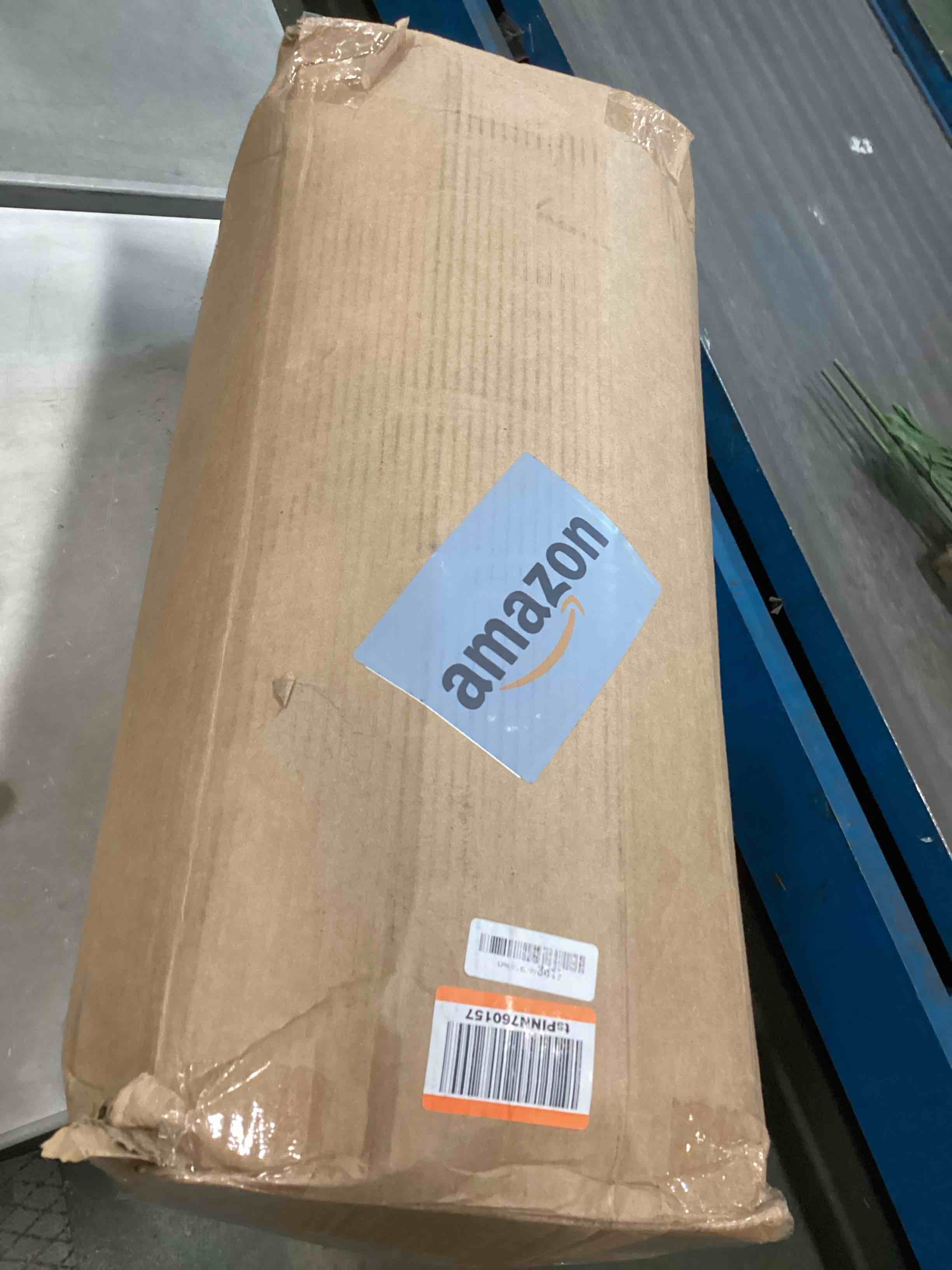 https://s3.amazonaws.com/lotting-images-prod/bidfta/GRA0167439_1728347022028.jpeg
