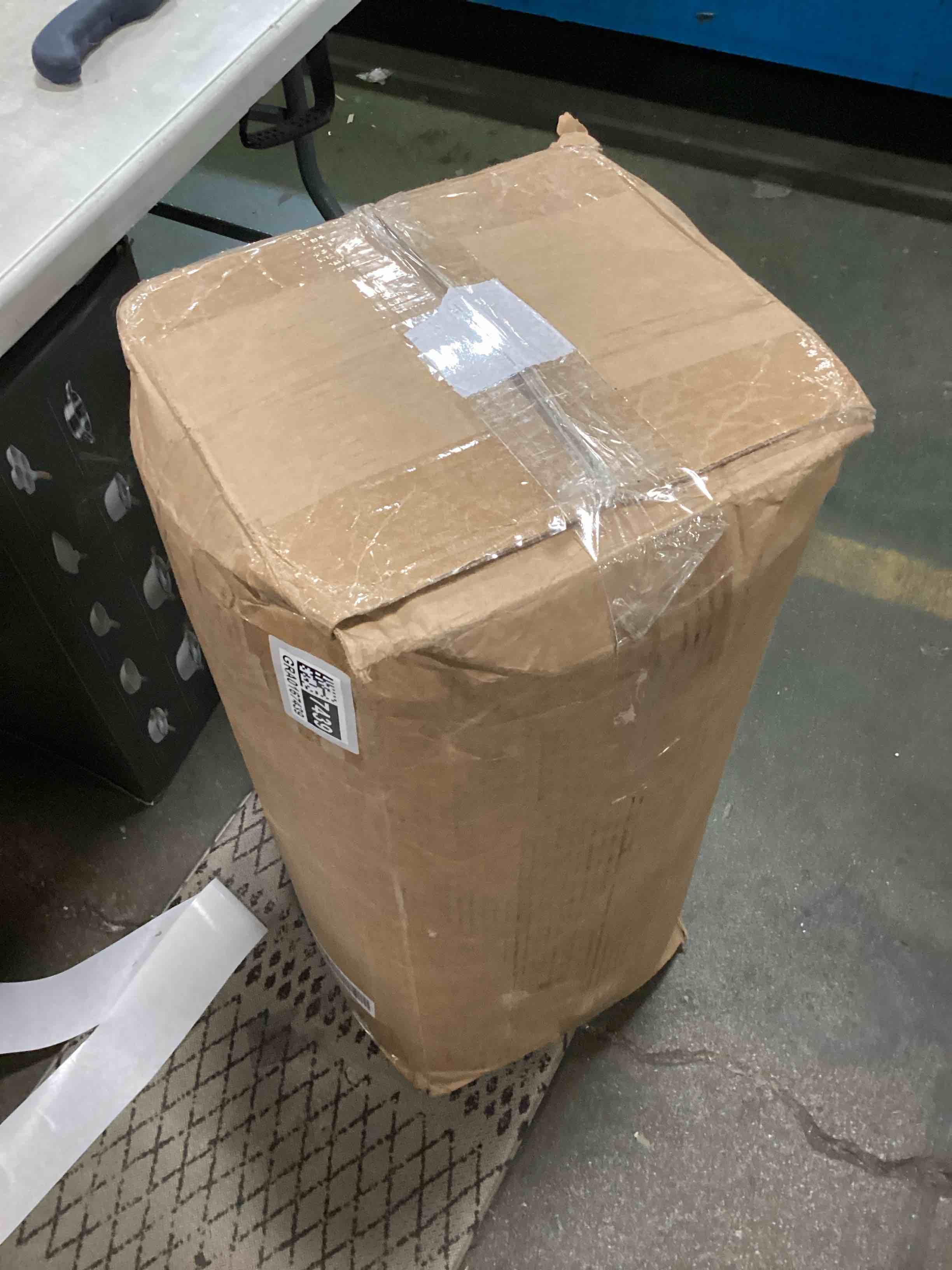 https://s3.amazonaws.com/lotting-images-prod/bidfta/GRA0167439_1728347093585.jpeg